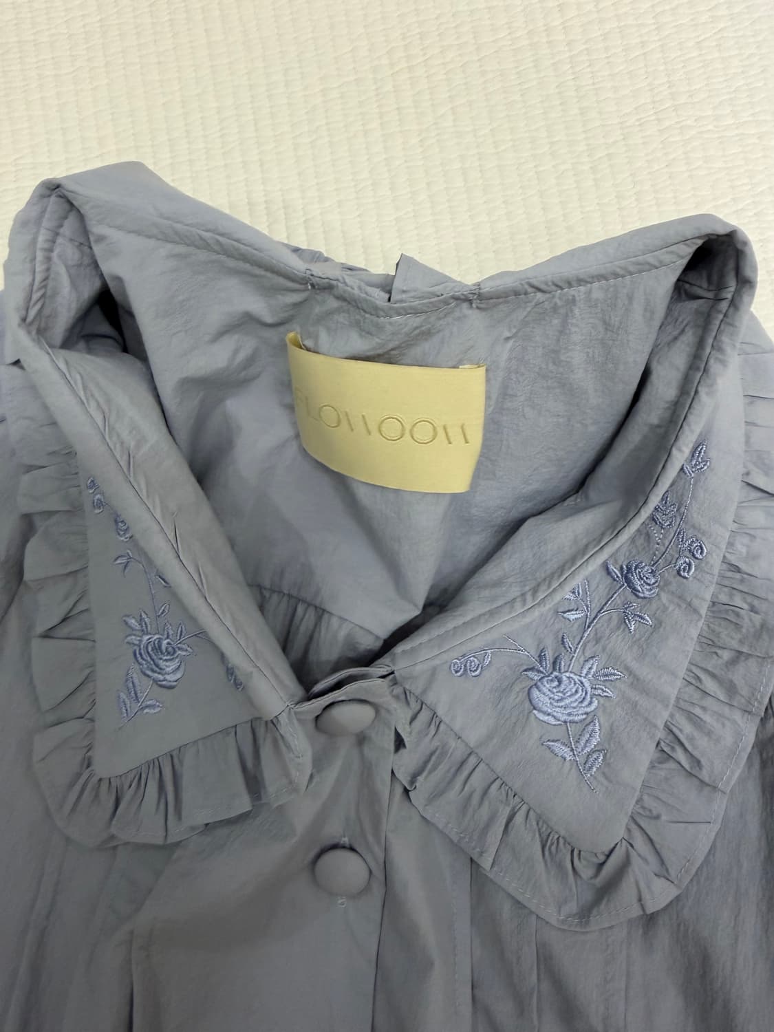 플로움 라비앙로즈 블라우스 블루 상품이미지6