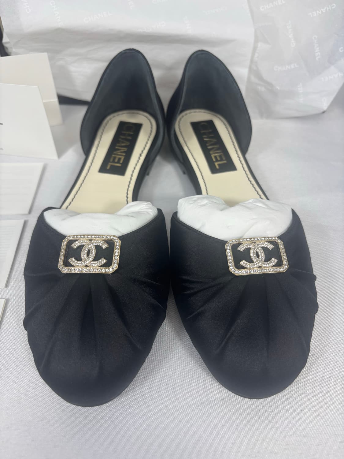 (새상품)샤넬 발레리나 플랫 사틴 메탈 슈즈 36.5 상품이미지3