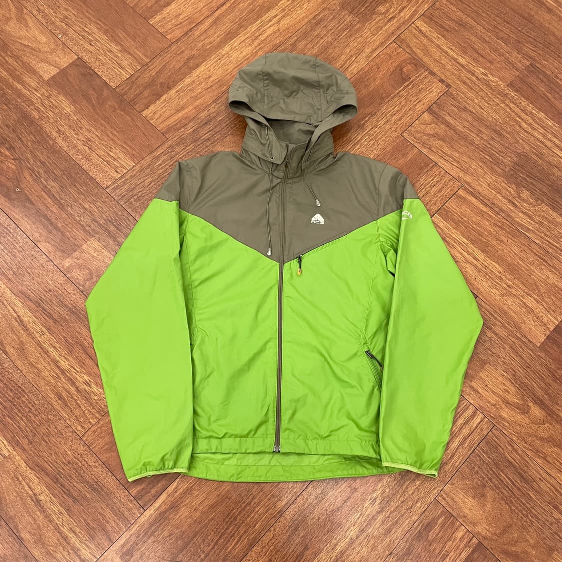 나이키 ACG 바람막이 상품이미지1