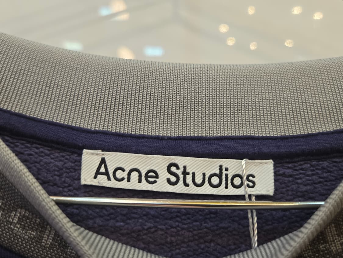 아크네 스튜디오  풀톤 넥 로고 오버핏 맨투맨 상품이미지4