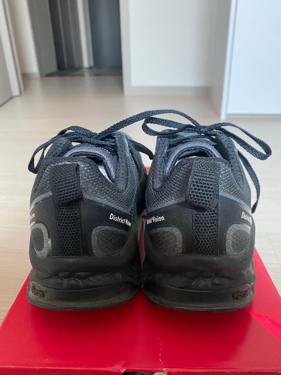 뉴발란스 디스트릭트비전 이에로 v8 district vision 상품이미지4
