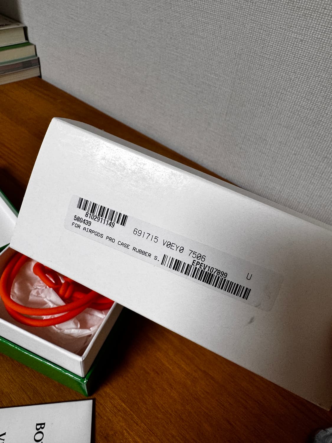 보테가 베네타 에어팟 프로 케이스 오렌지 상품이미지5