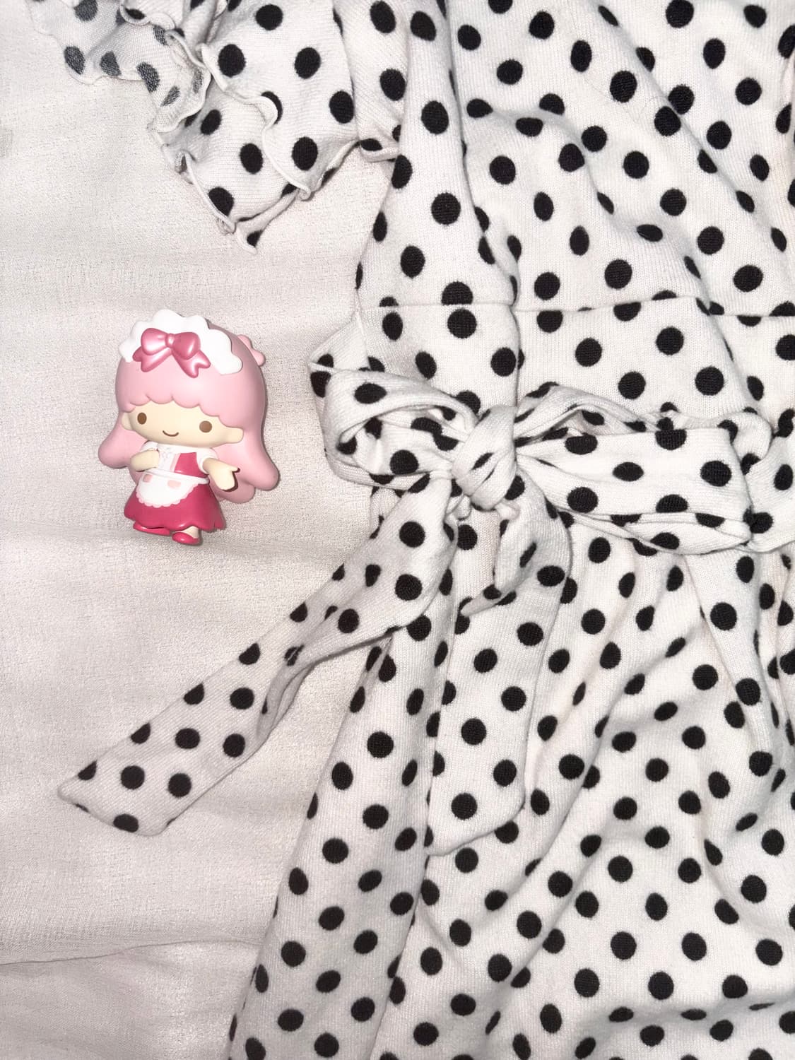 화이트&블랙 도트 리본 원피스 상품이미지2