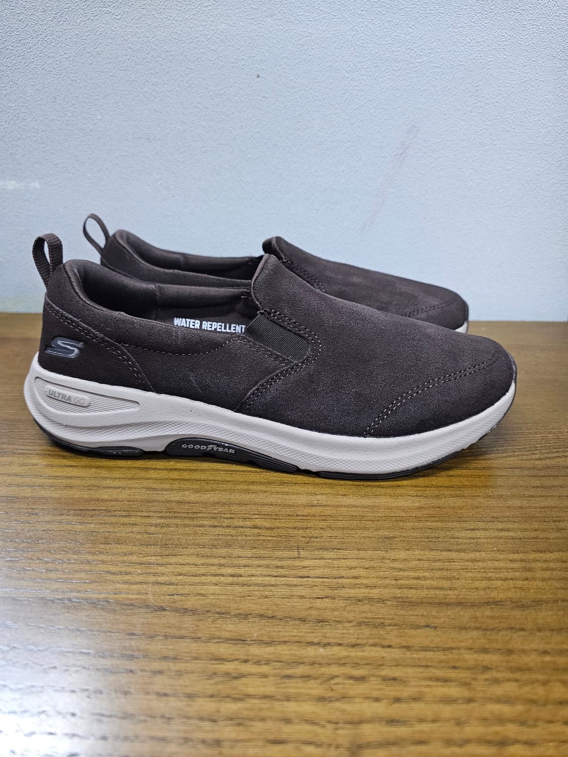 스케쳐스 아웃도어 ULTRA GO 슬립온 브라운 상품이미지1