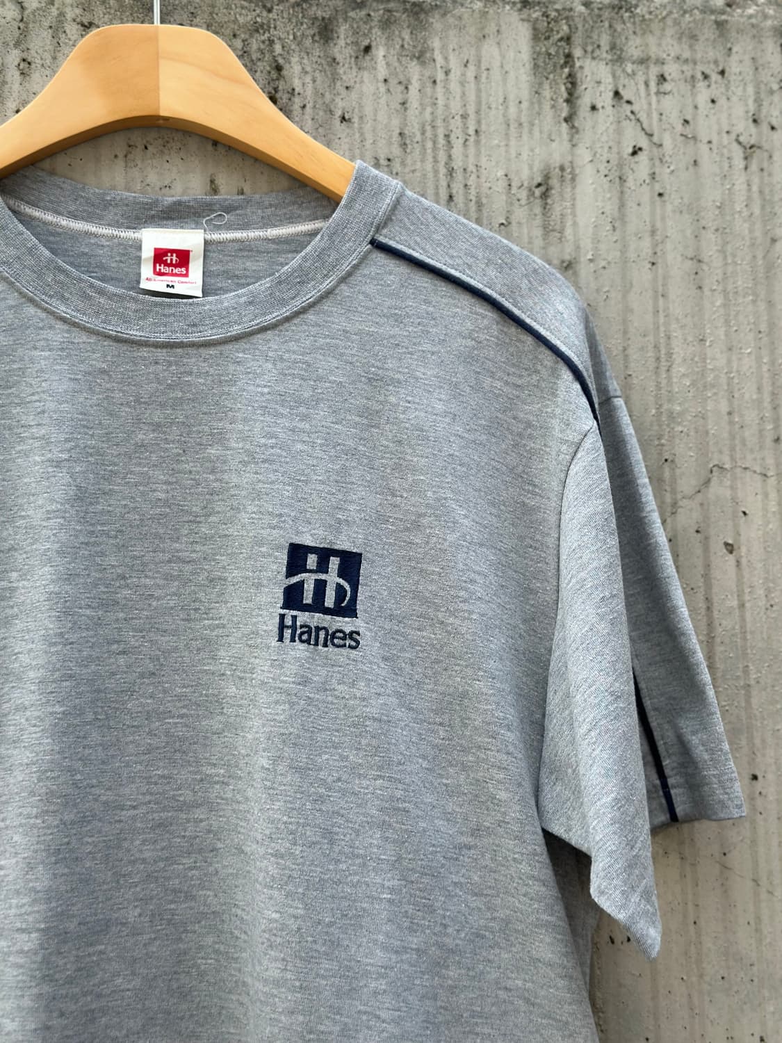 [M] 90’s Hanes 배색 파이핑 로고 반팔 티셔츠 상품이미지4