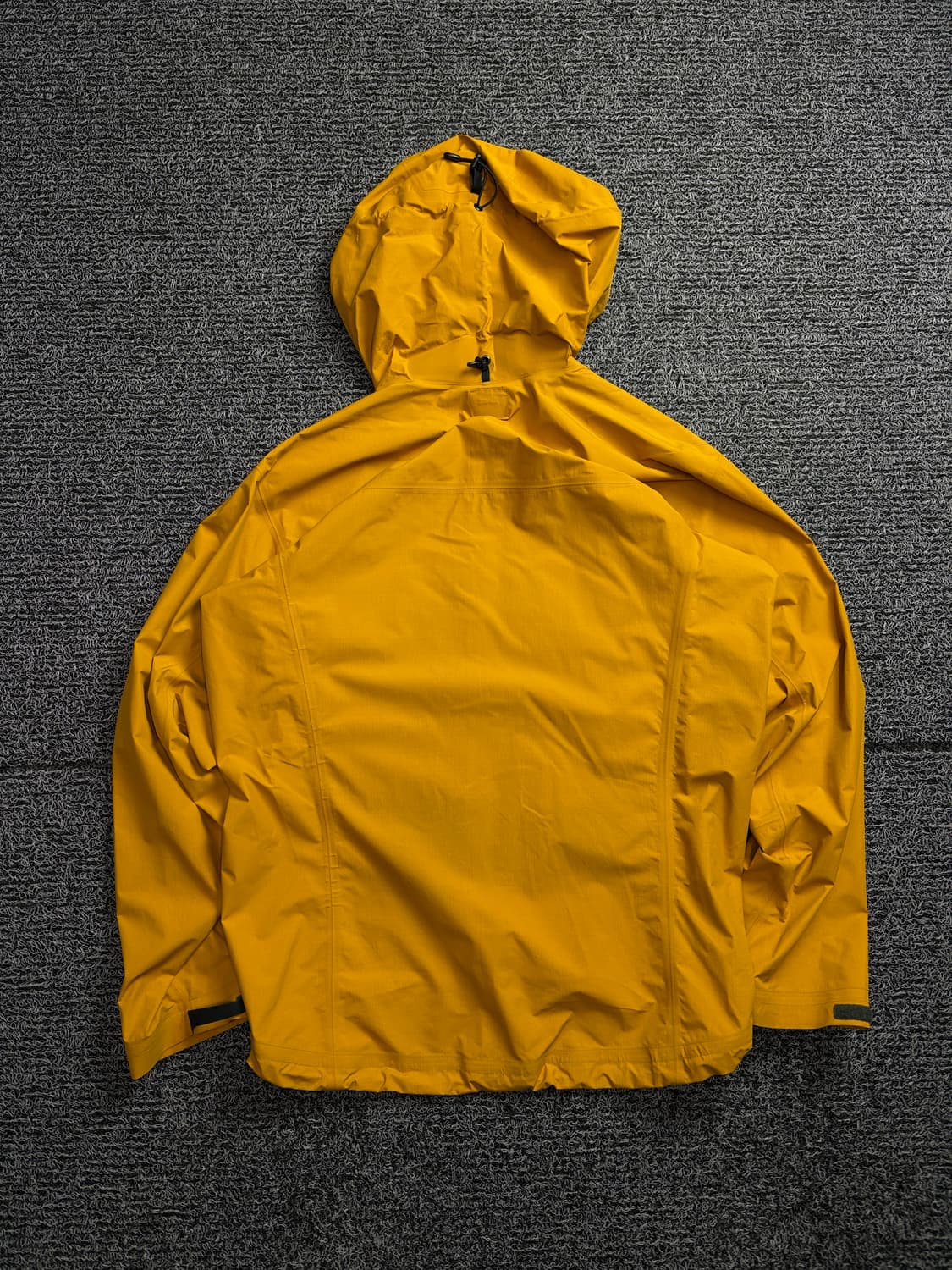 아크테릭스 고어택스 팩라이트 쉘 머스타드 2263 상품이미지7