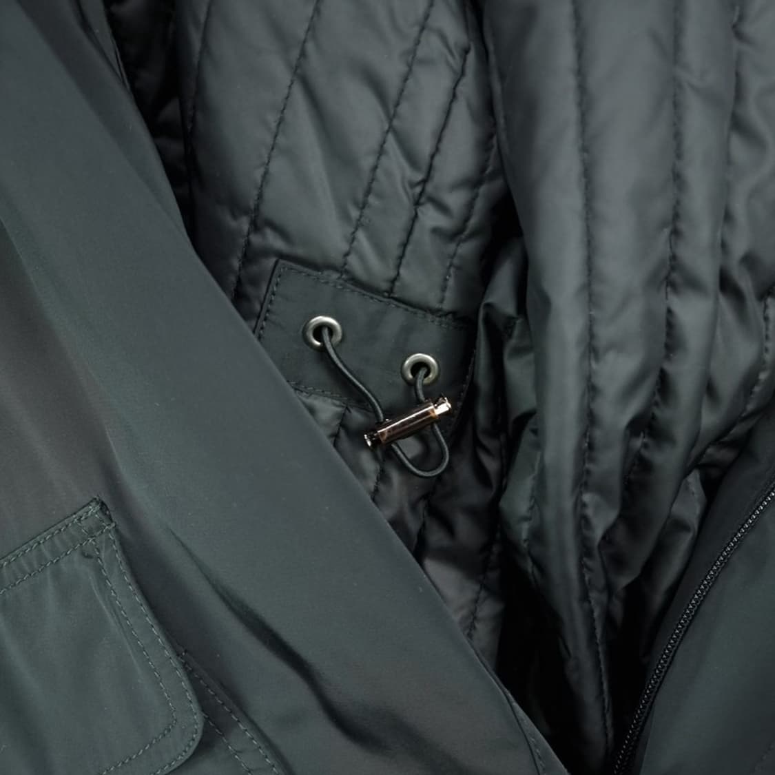 [아르마니] 폴리 쉘 바람막이 코트 블랙 P01530 상품이미지7