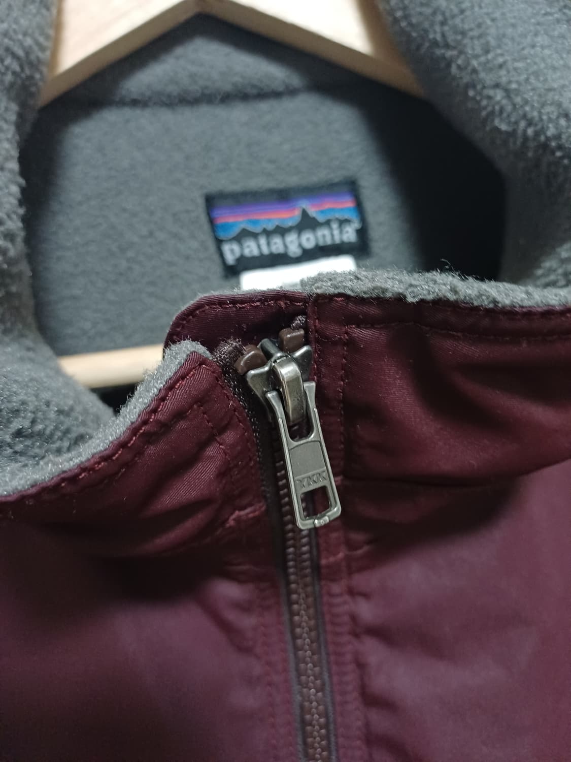 [M] 파타고니아 쉘드 신칠라 봄버 자켓 버건디 상품이미지3