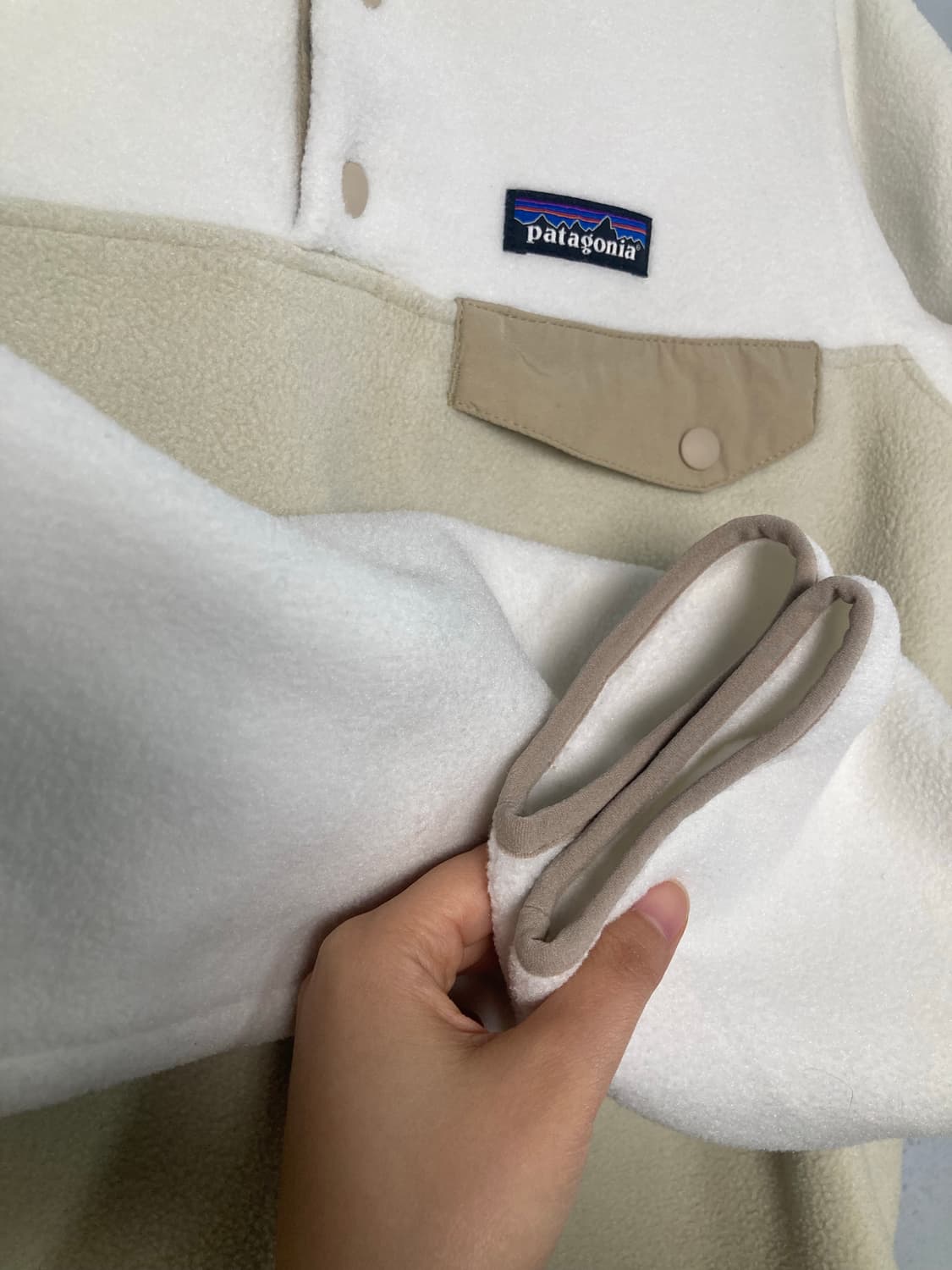 파타고니아 신칠라 풀오버 베이지/화이트 (S) 새상품급 상품이미지4