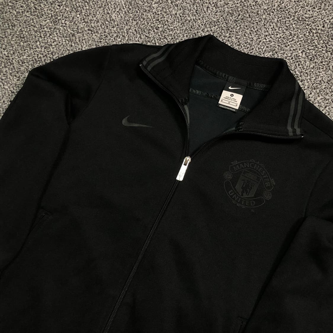 나이키 맨체스터 유나이티드 N98 블랙 아웃 트랙탑 상품이미지1