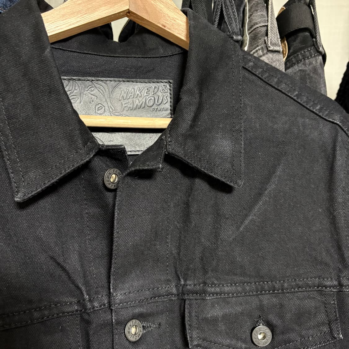 네이키드앤페이머스 블랙 셀비지 데님 트러커 자켓 m 상품이미지3