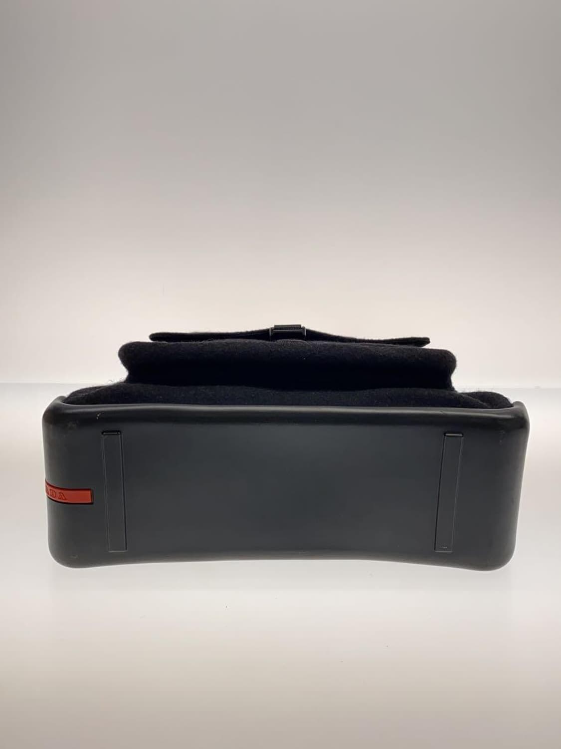 Prada sport 2000s 메신저백 상품이미지2