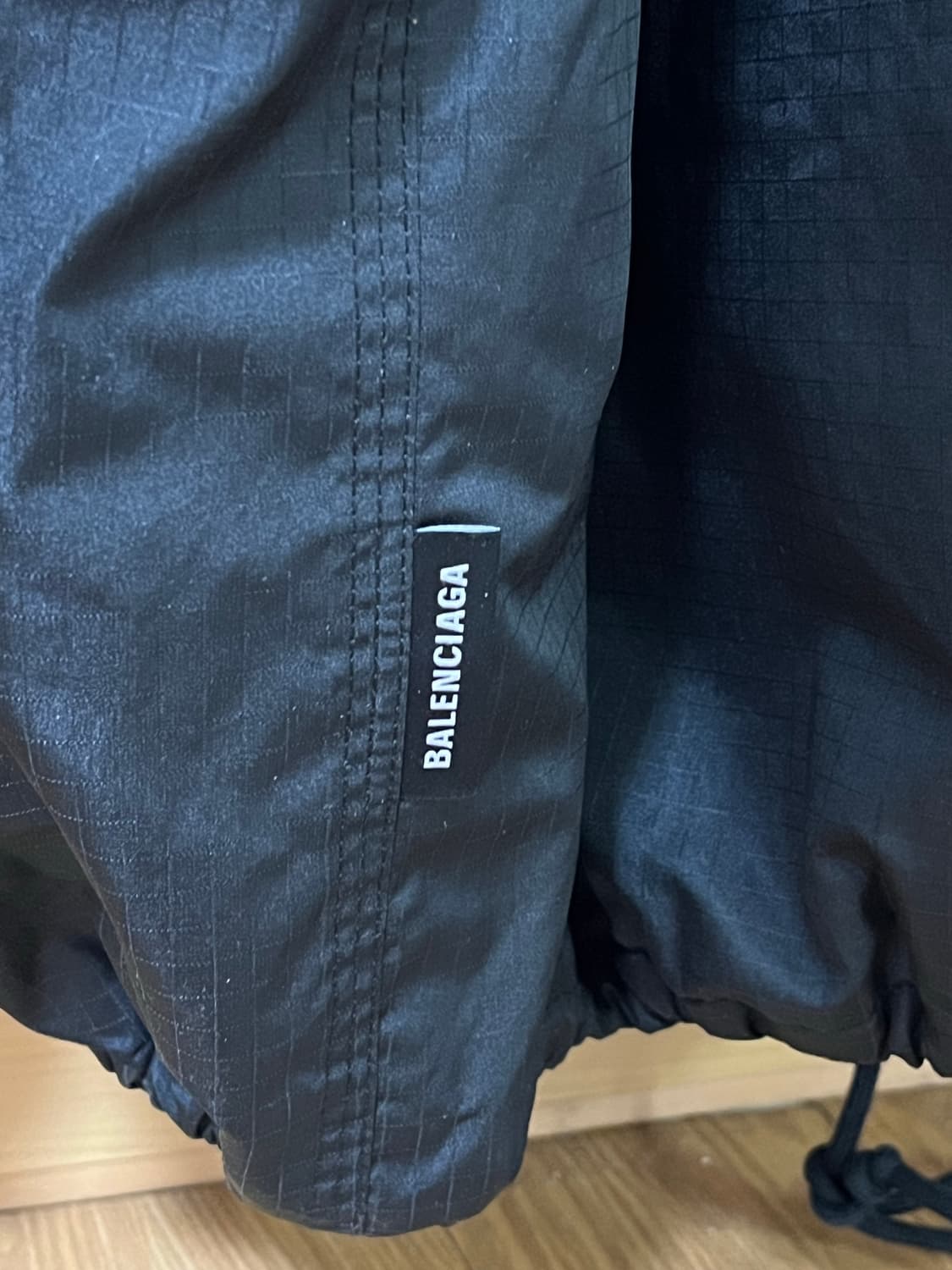 발렌시아가 테크니컬 바람막이 상품이미지5