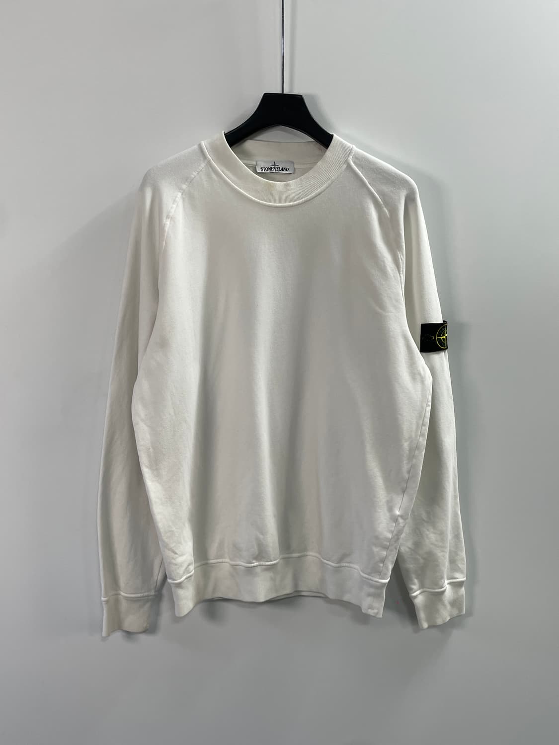 스톤아일랜드 와펜 맨투맨 (on.130) 상품이미지1