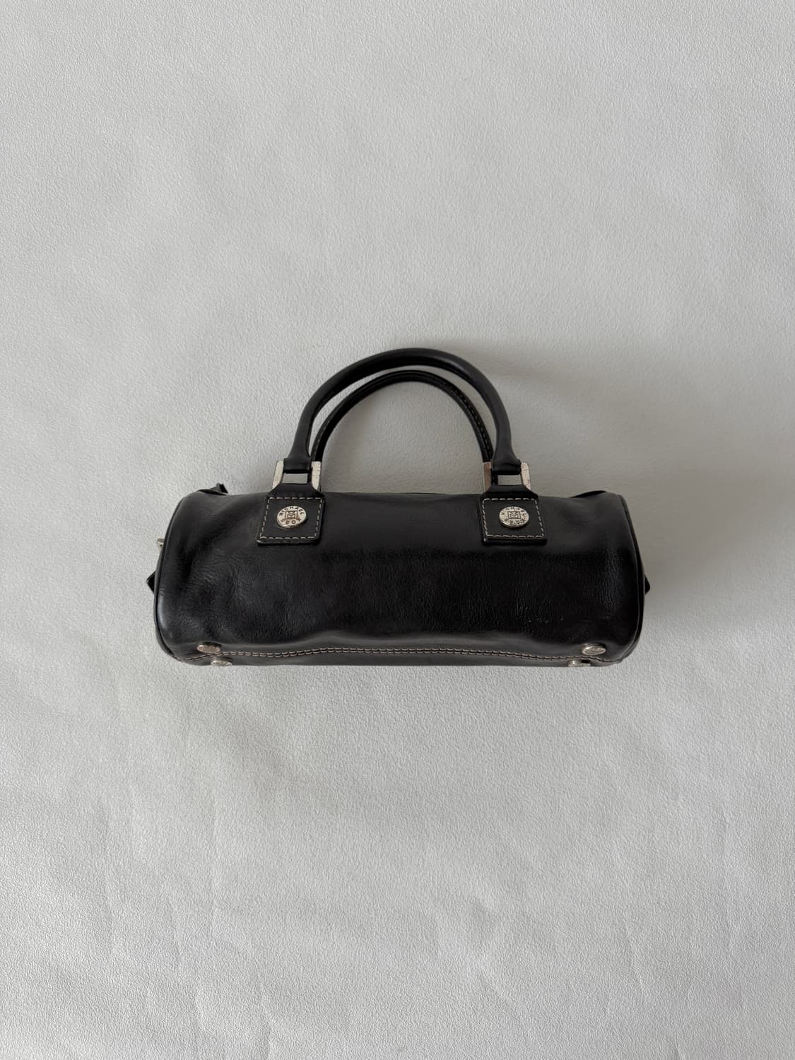 마이클코어스(MICHAEL KORS) 레더 원통 토트백 상품이미지1