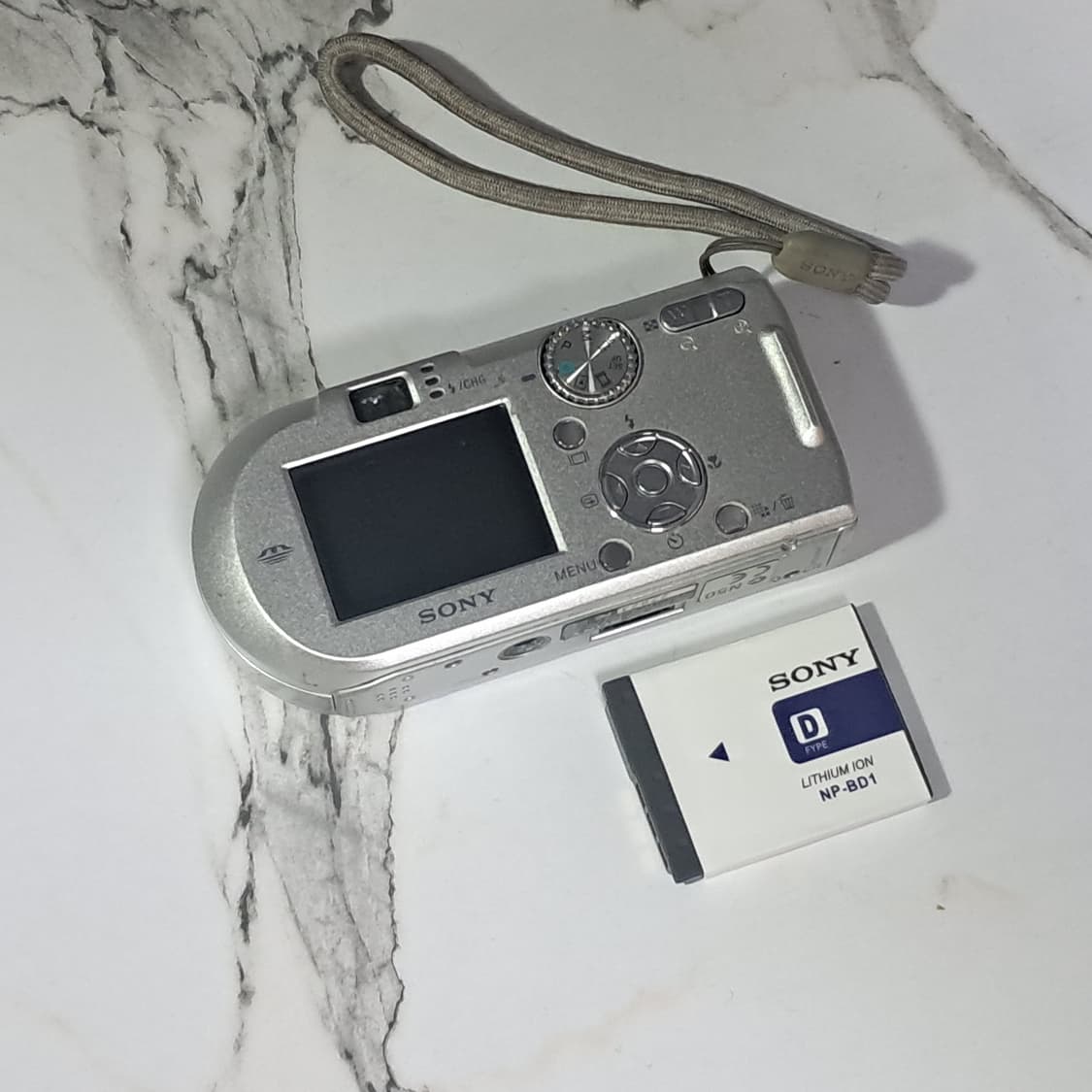 소니 디지털 카메라 사이버샷 DSC-P150 하자 있음 상품이미지7