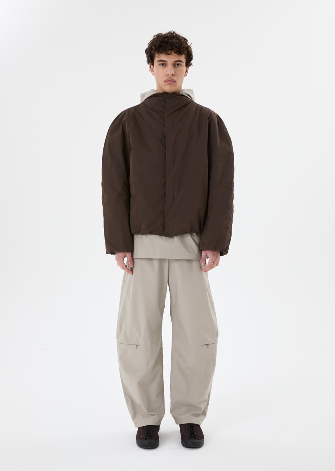 아모멘토 25FW 타프타 패디드 래글런 점퍼 브라운 S 상품이미지2