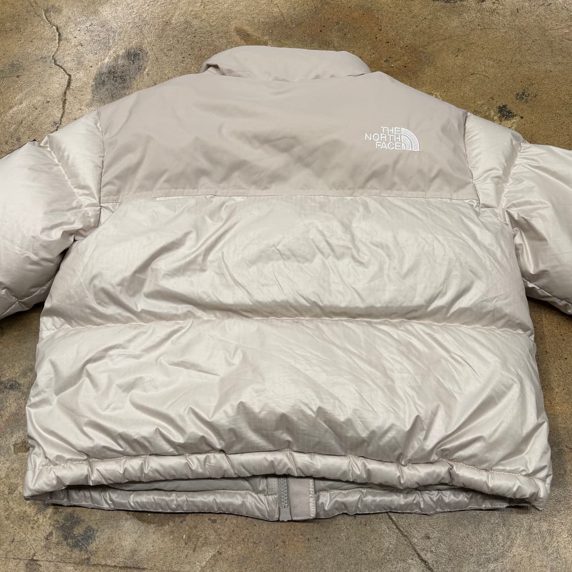 노스페이스 눕시 아이보리 숏패딩 상품이미지4