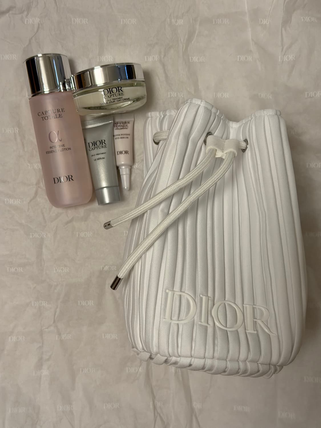 디올 파우치 스킨케어 상품이미지1