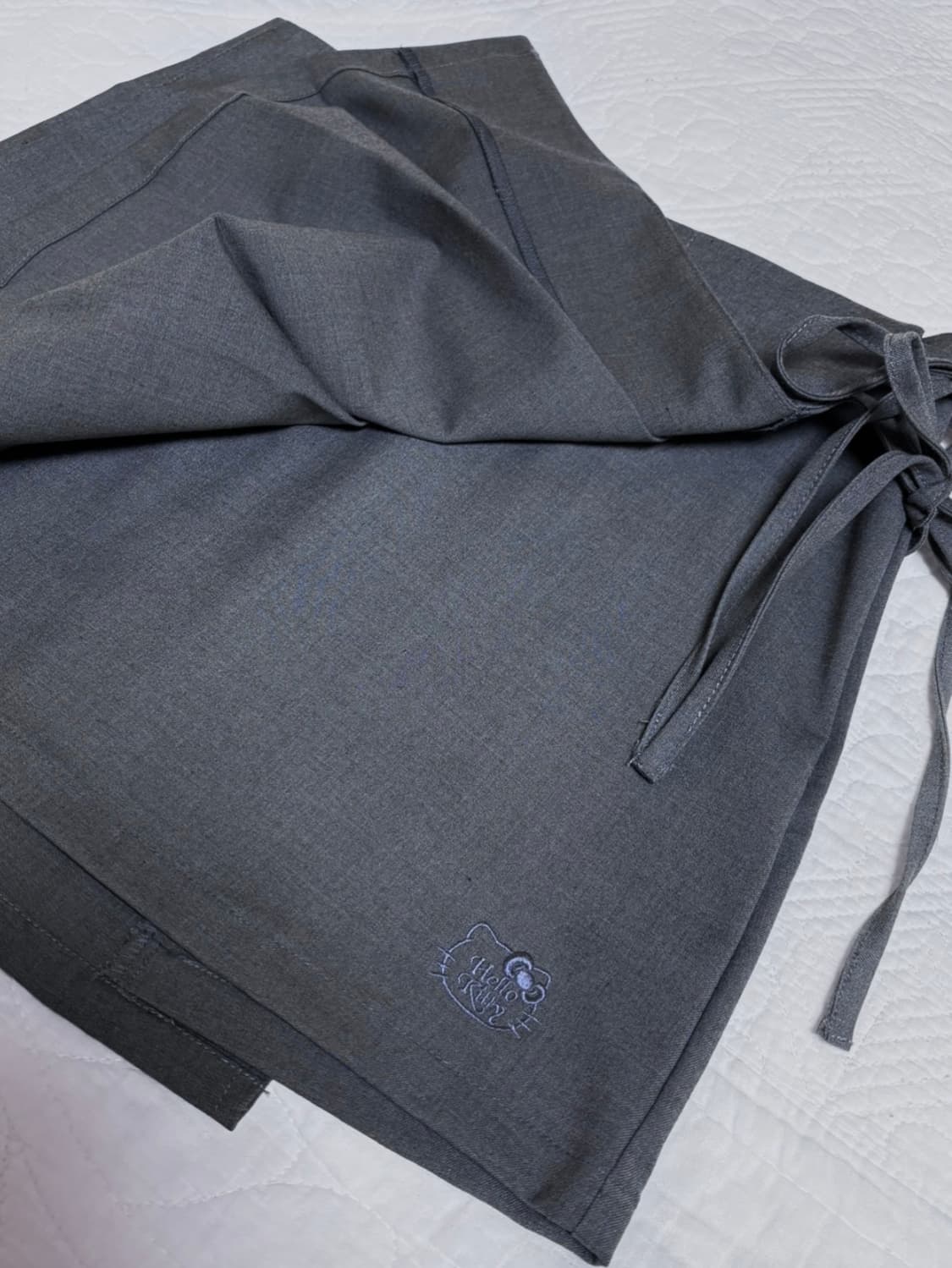 [오디너리 홀리데이X헬로키티] 플리츠 랩 스커트 그레이 S 상품이미지3