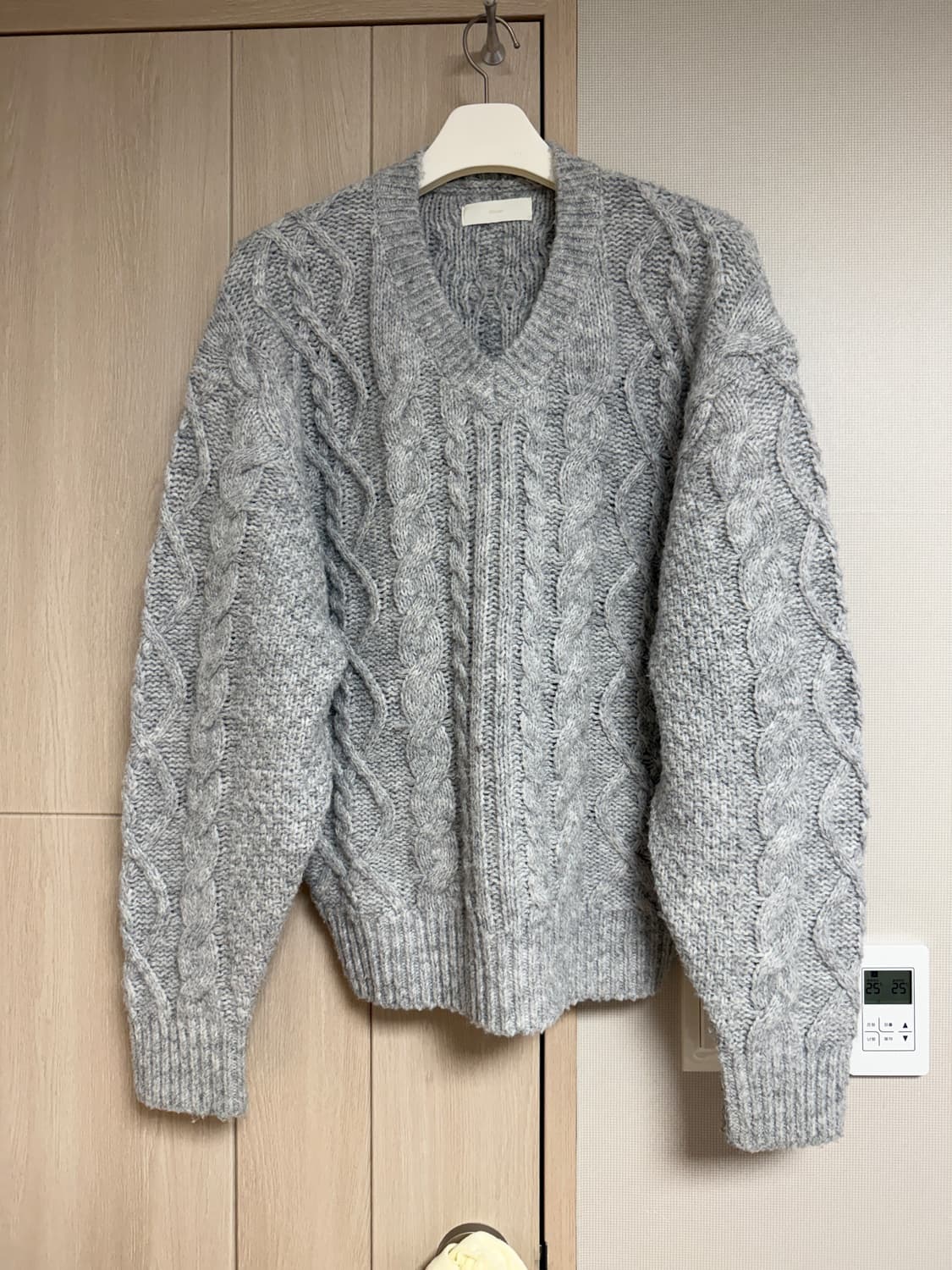 미나브 청키울 케이블 브이넥 니트 L 상품이미지1