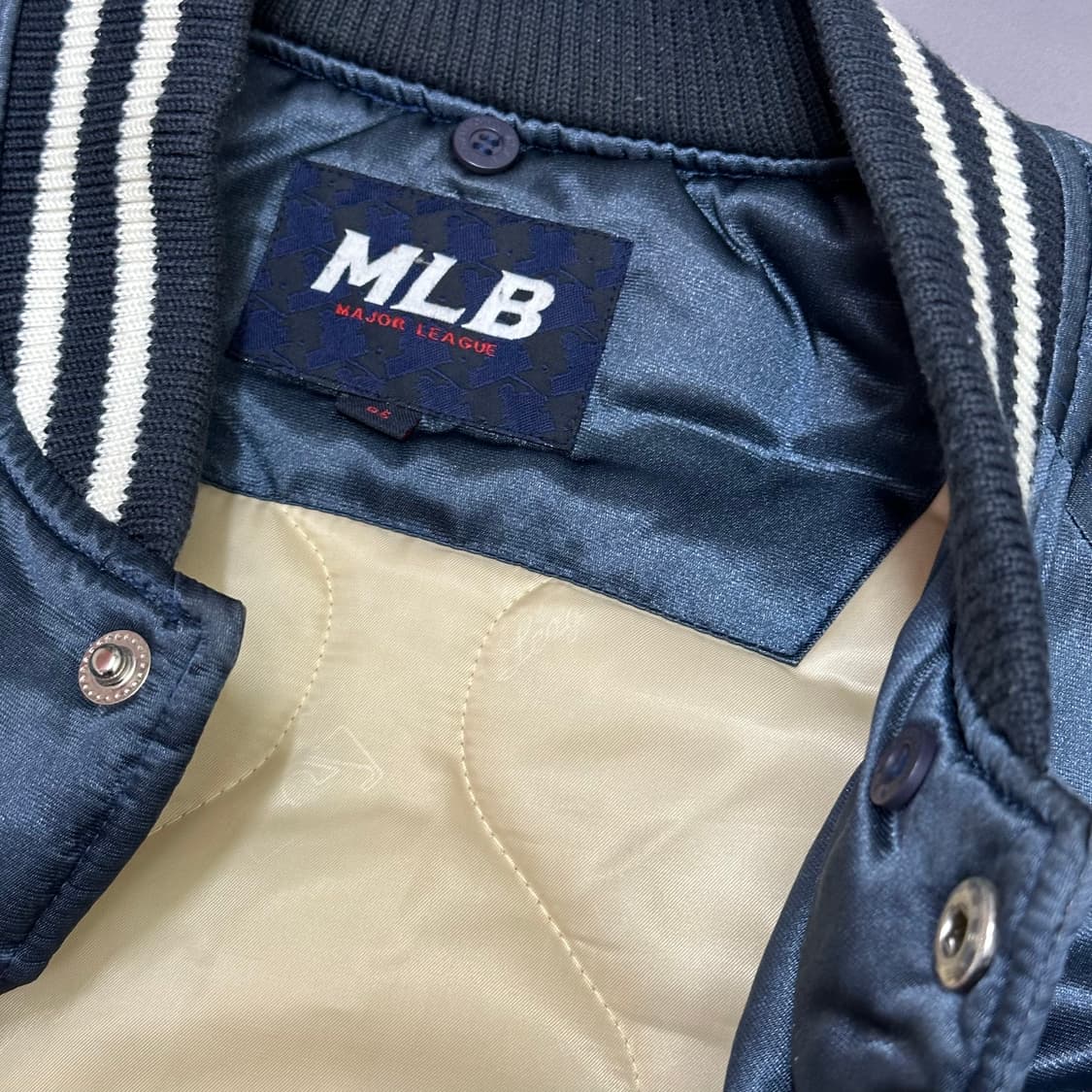 MLB 00s 올드스쿨 뉴욕양키스 새틴 누빔 야구점퍼 95 상품이미지9