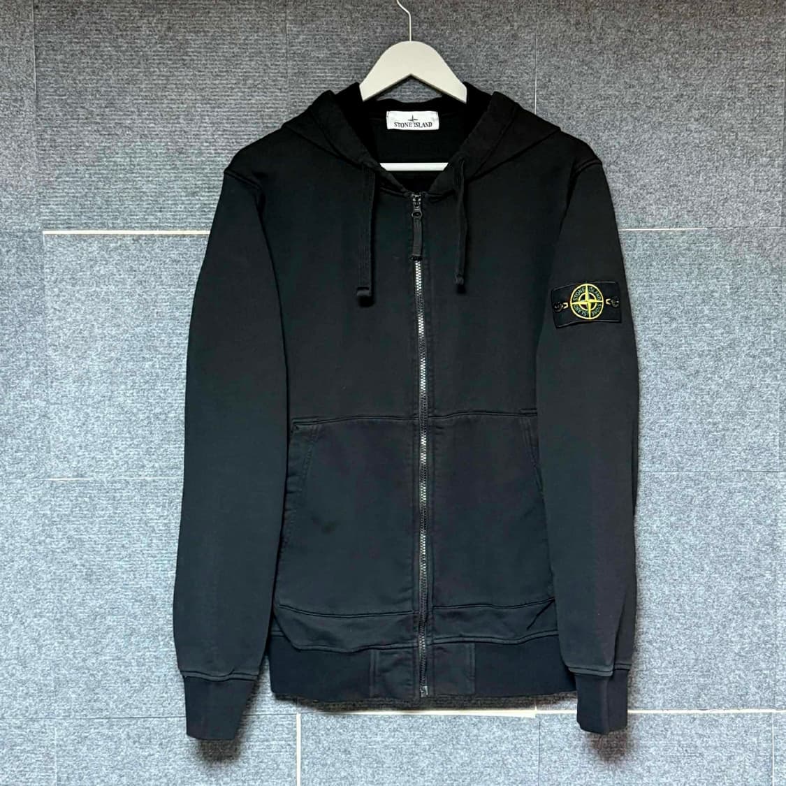 25FW 스톤아일랜드 후드집업 상품이미지1