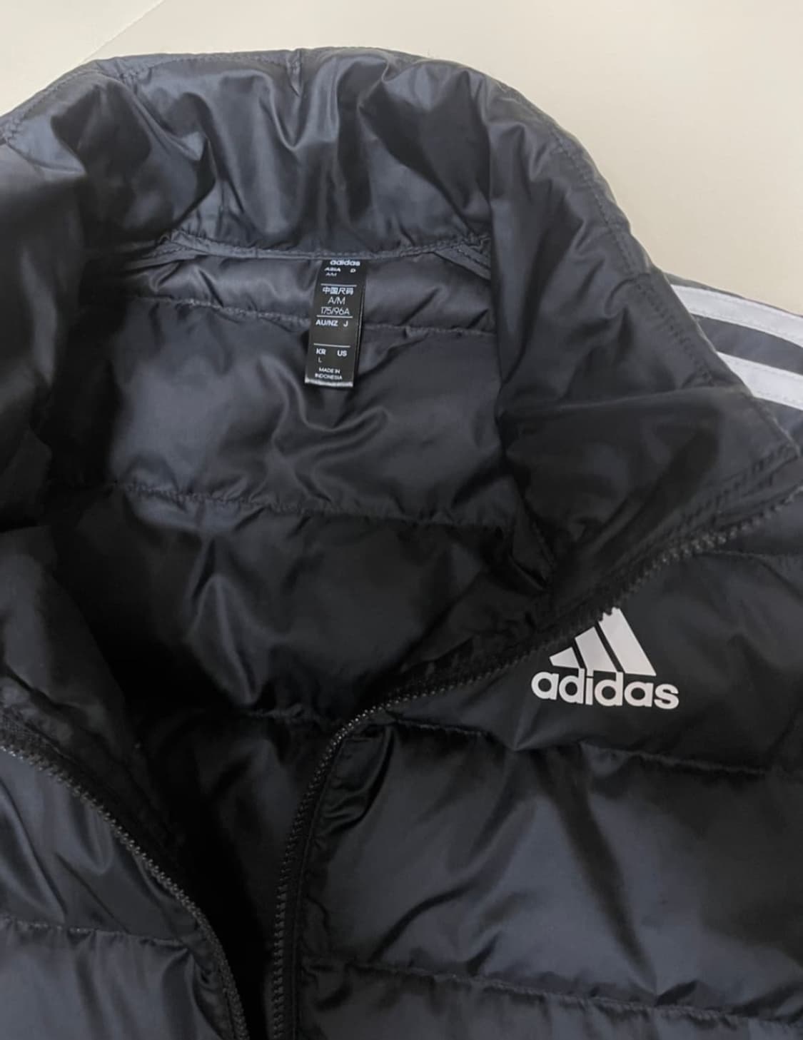 아디다스 에센셜 다운 자켓 블랙 상품이미지4