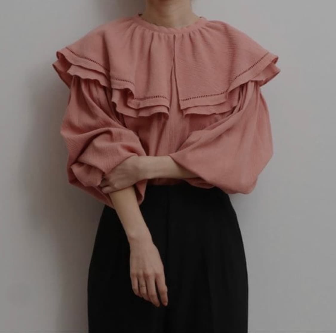 ungrid 빅카라 이중 러플 블라우스 상품이미지10