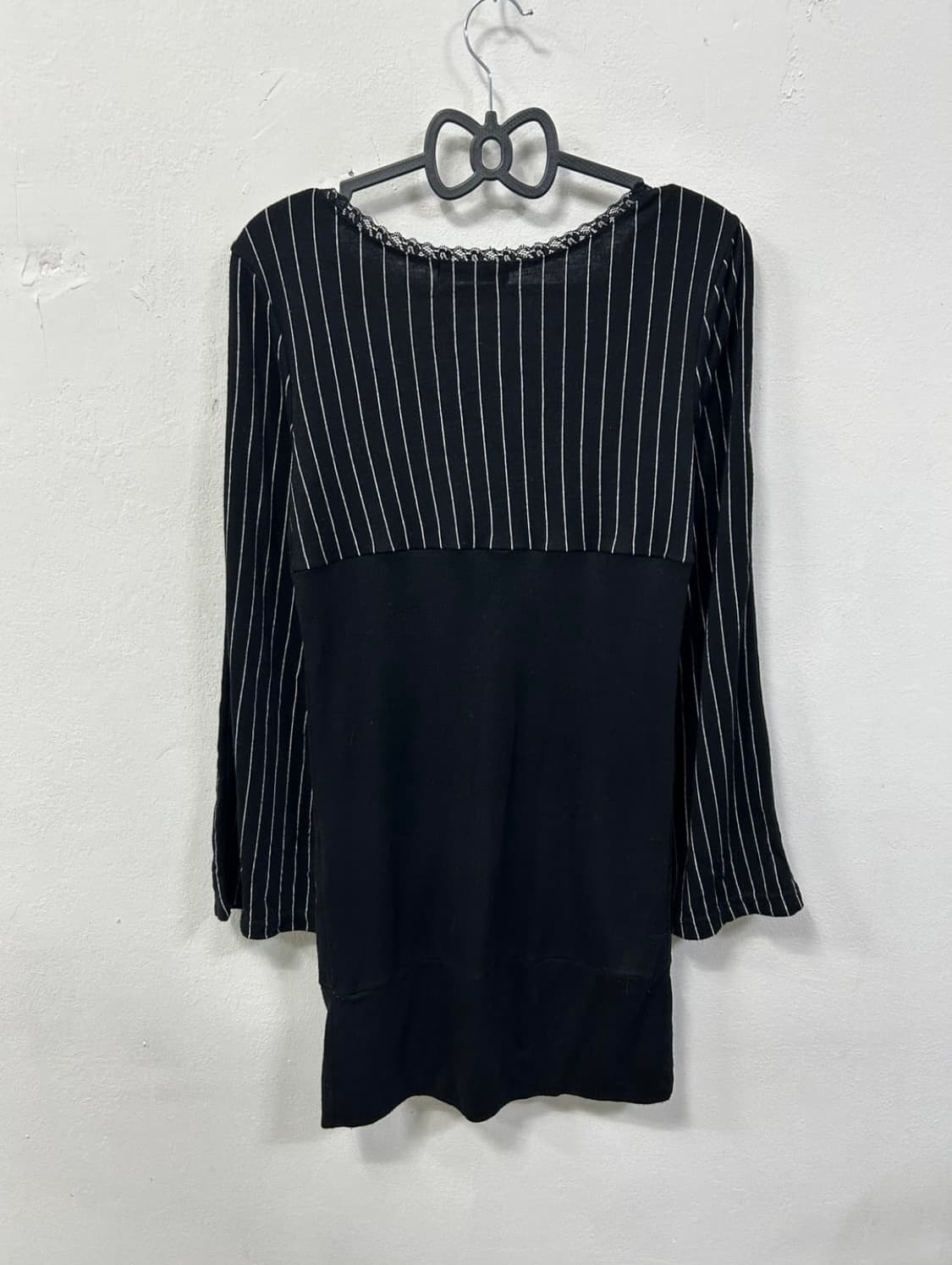 트임 리본 스트라이프 롱슬리브 오네갸루 상품이미지4