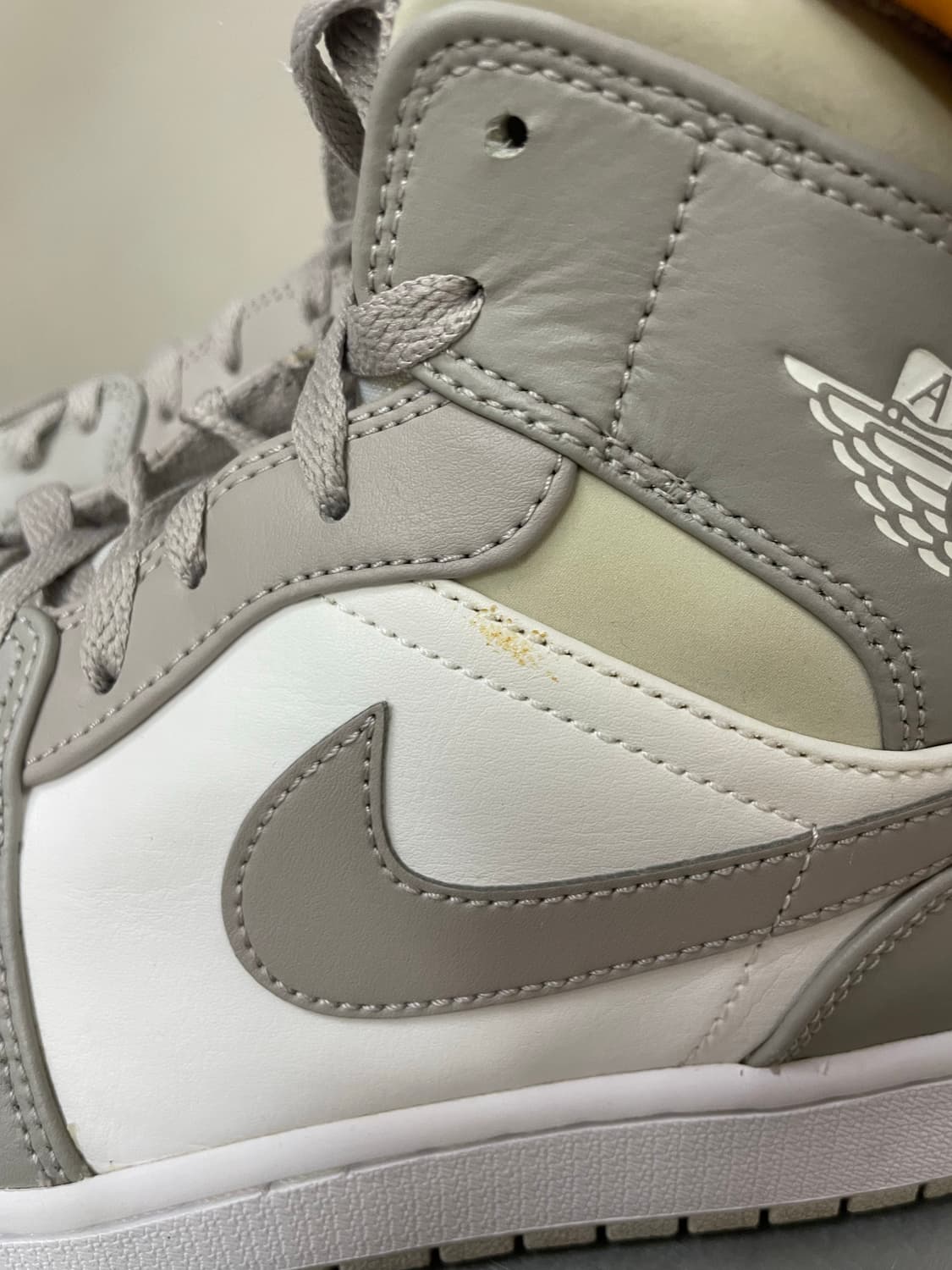 나이키 조던1 미드 컬리지 그레이 300 상품이미지9