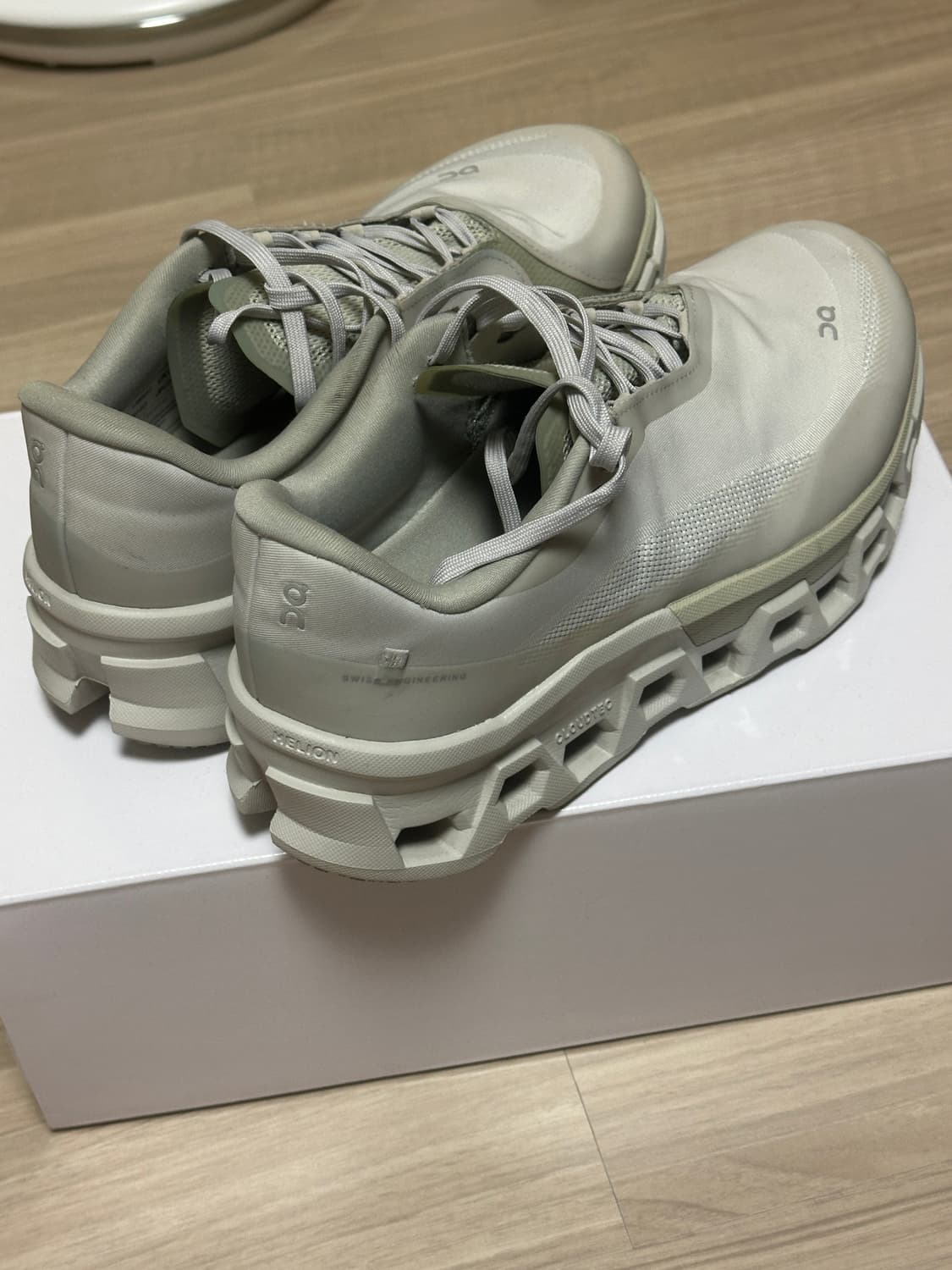 온러닝 포스트아카이브팩션 문더스트초크 250 상품이미지2