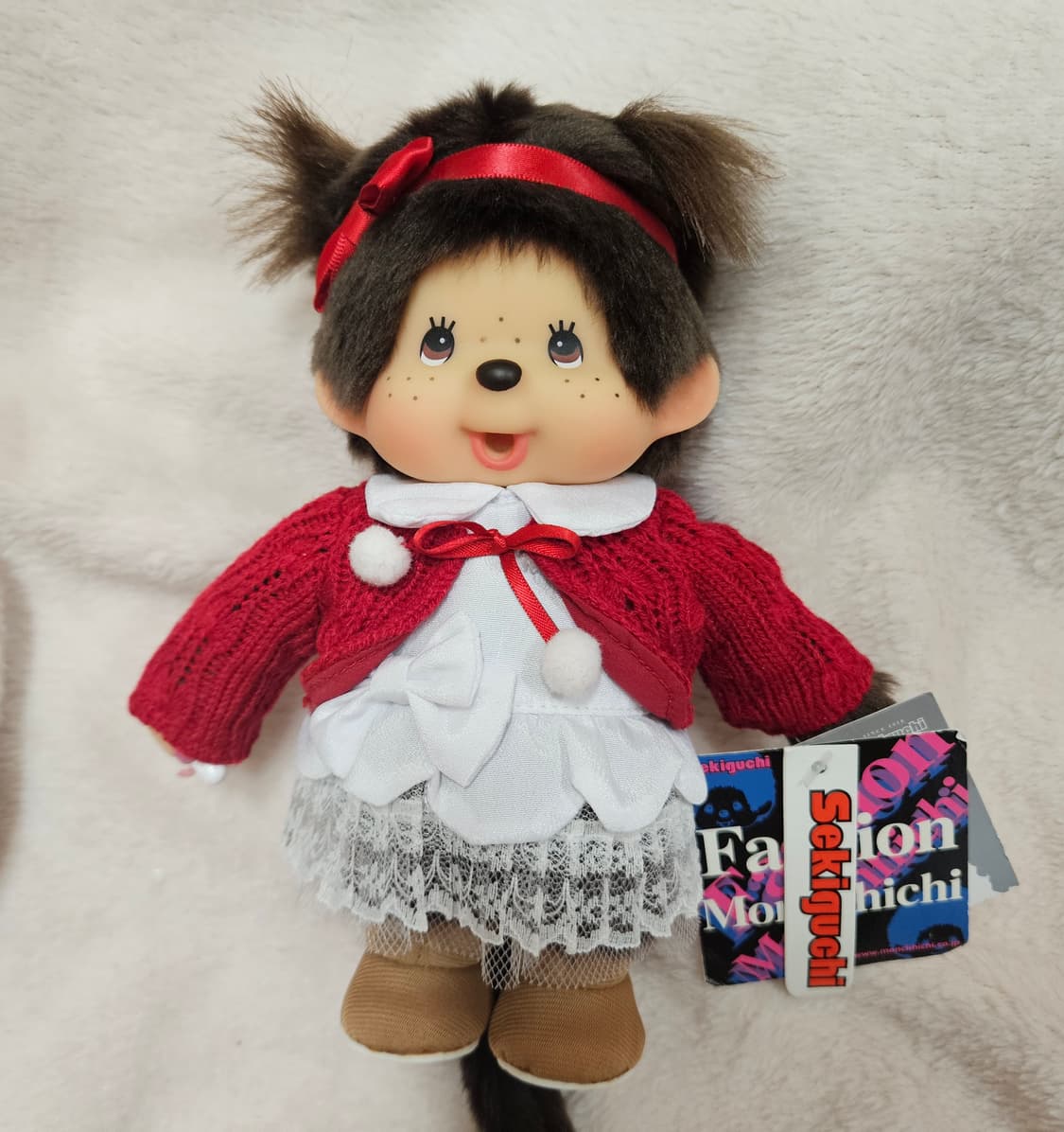 고전 패션 빨간 가디건 입은 몬치치 인형 상품이미지1