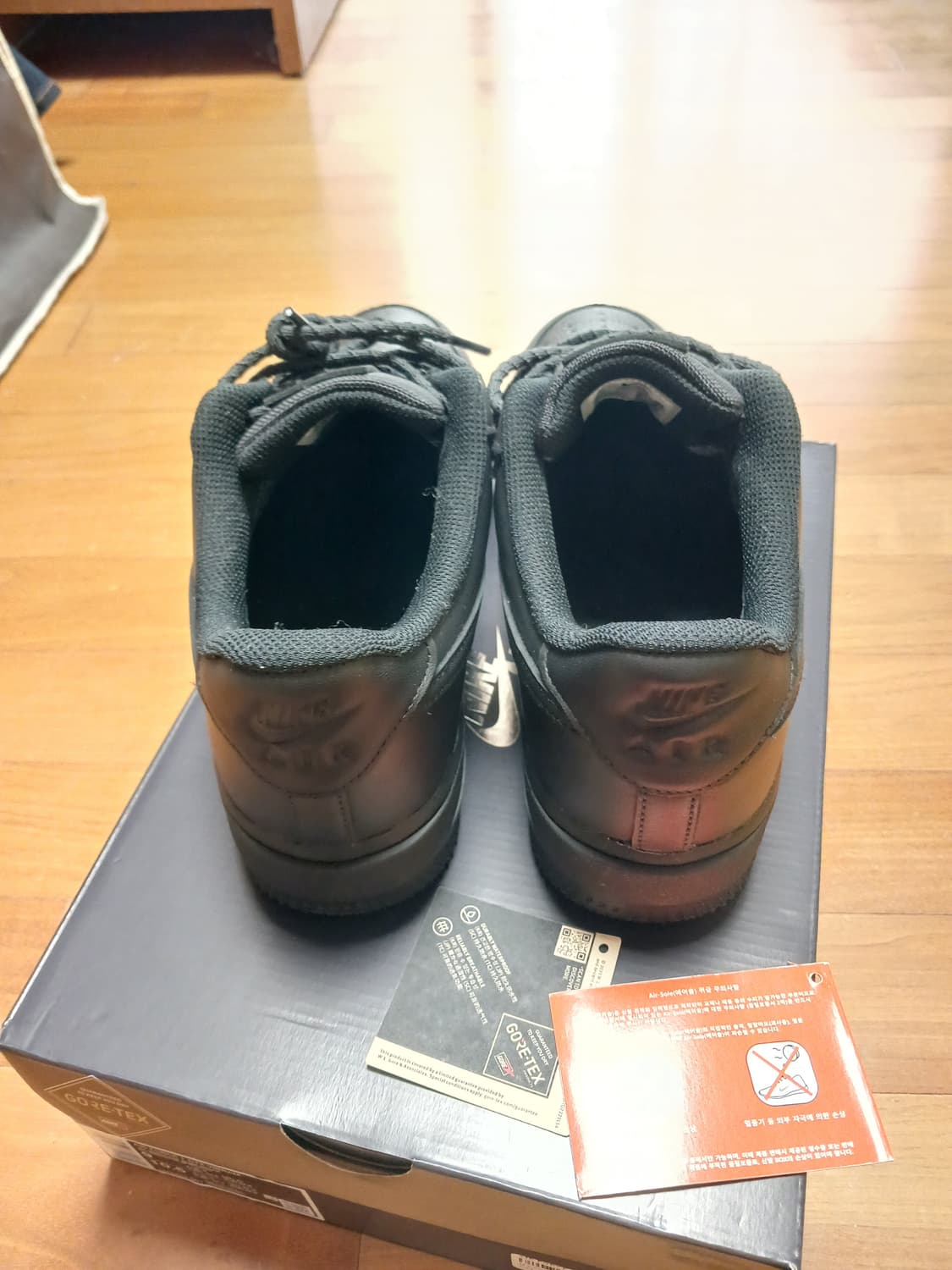 나이키 에어포스1 올블랙 비브람솔 gtx270 상품이미지9