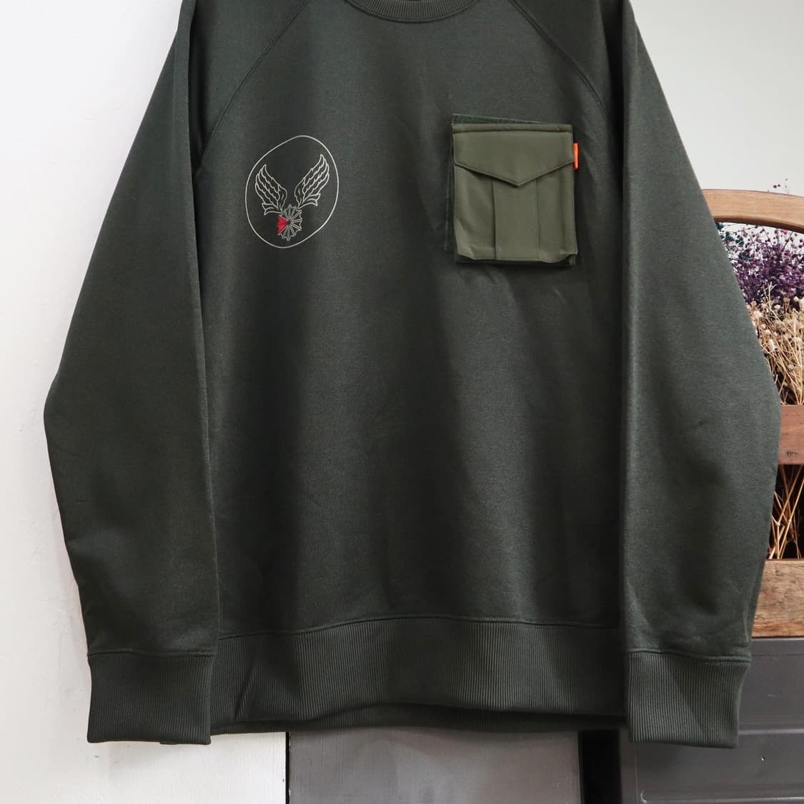 리복x빔즈 원포켓 맨투맨 상품이미지3