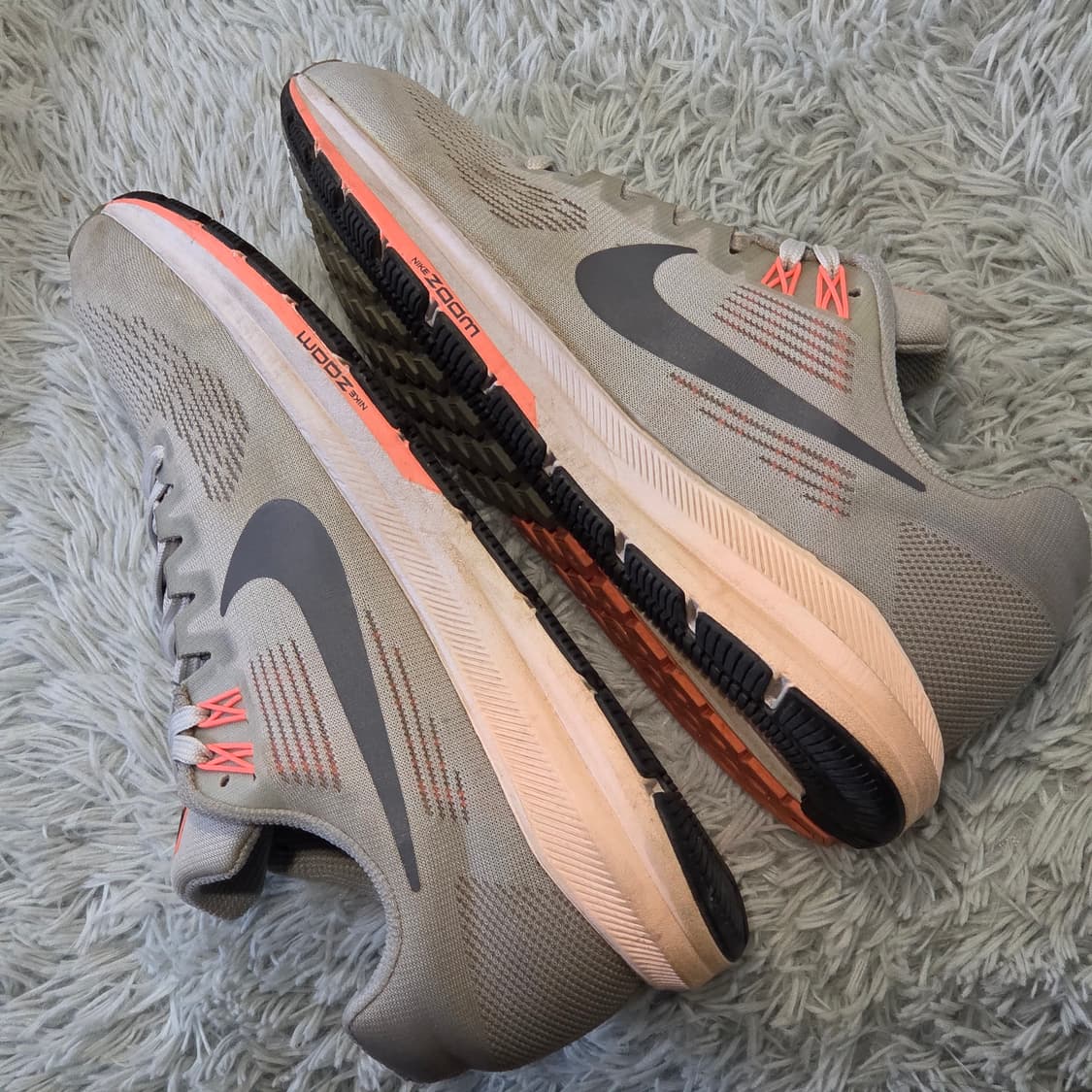 3q-26:나이키 줌 스트럭처 21 그레이 (24.5cm) 상품이미지8