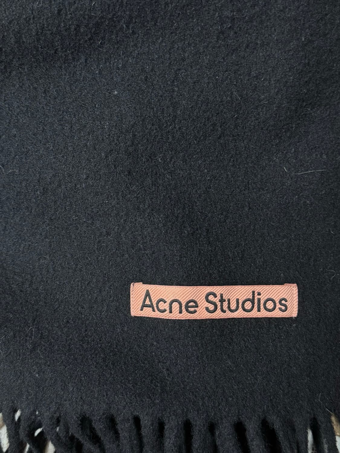 아크네 머플러 블랙 상품이미지4