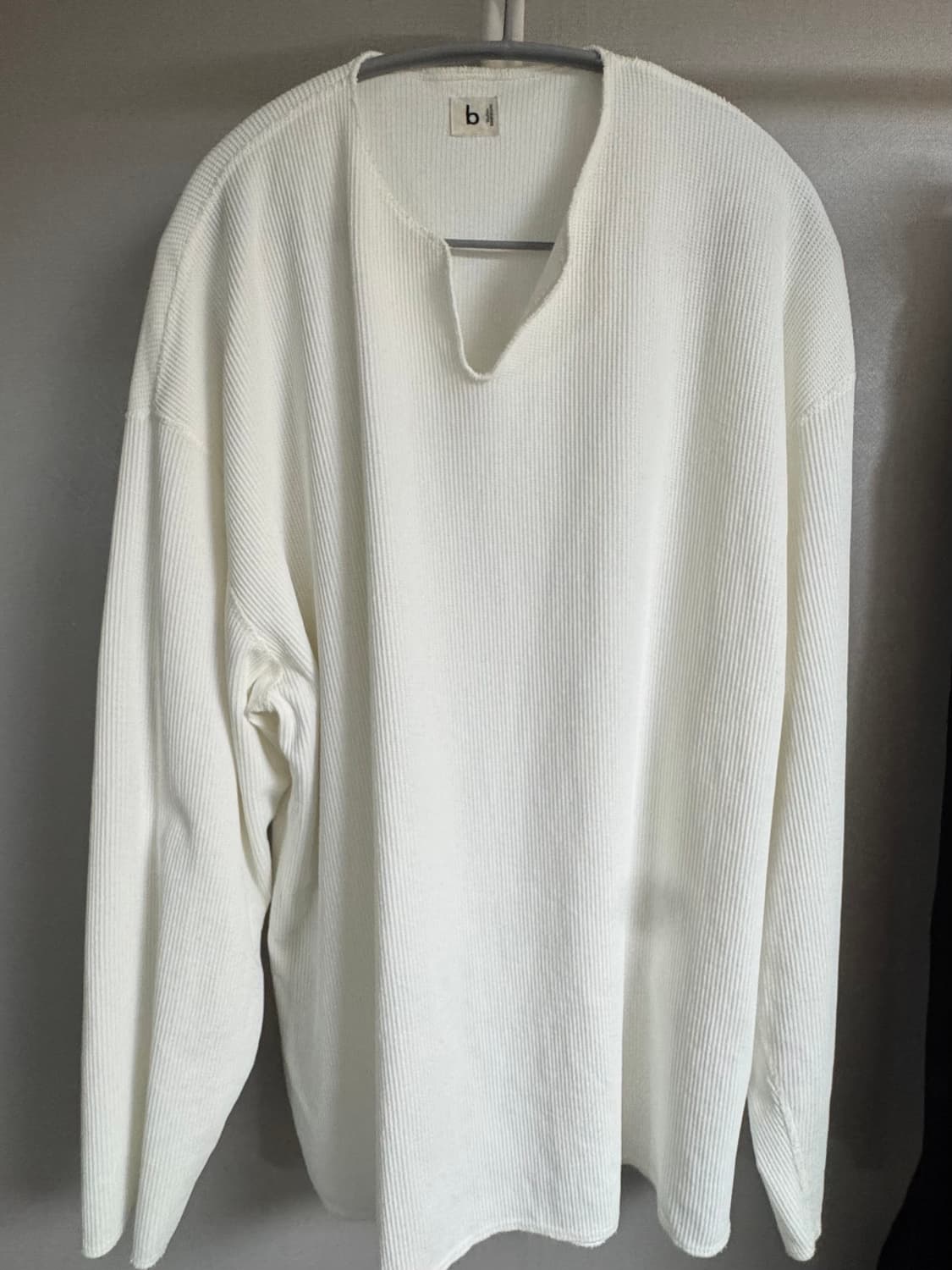 blurhms ROOTSTOCK 블럼스 와플 V슬릿 롱슬리브 (화이트) 상품이미지3