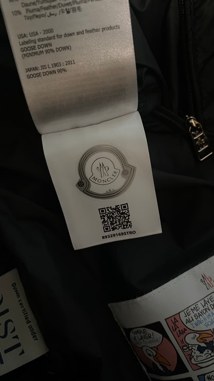 FW25 몽클레어 70 후드 블랙 쇼트 다운 재킷 (3) 상품이미지4