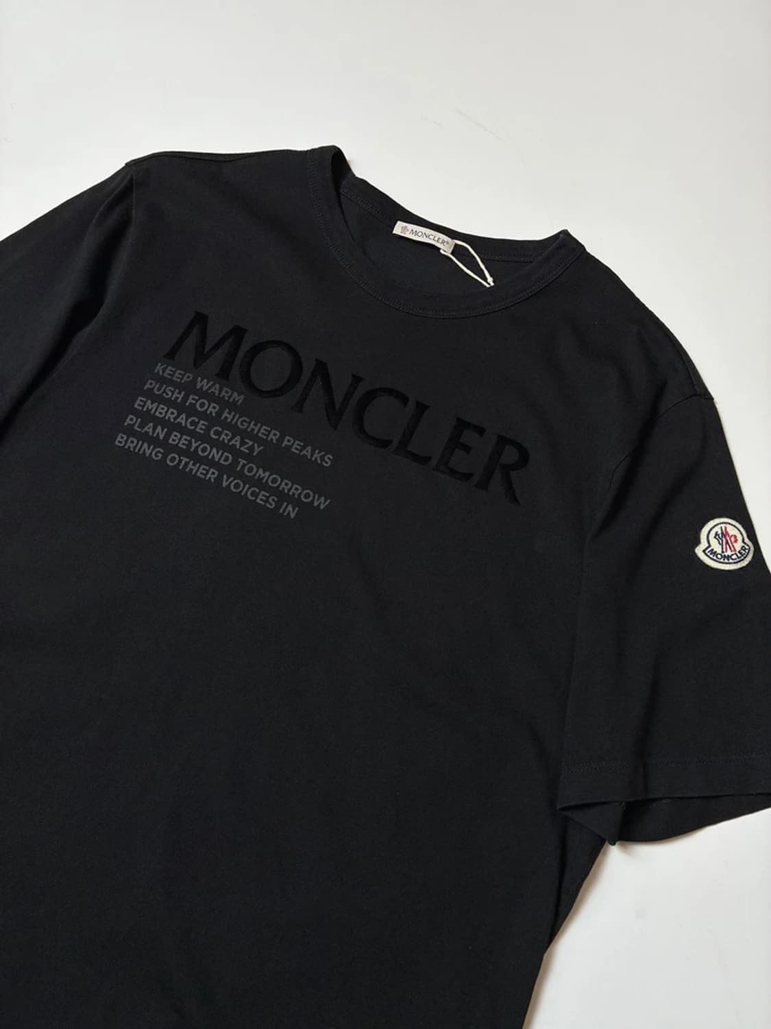 몽클레어 21FW 리버라이즈드 로고 반팔 티셔츠 PN8563 상품이미지2