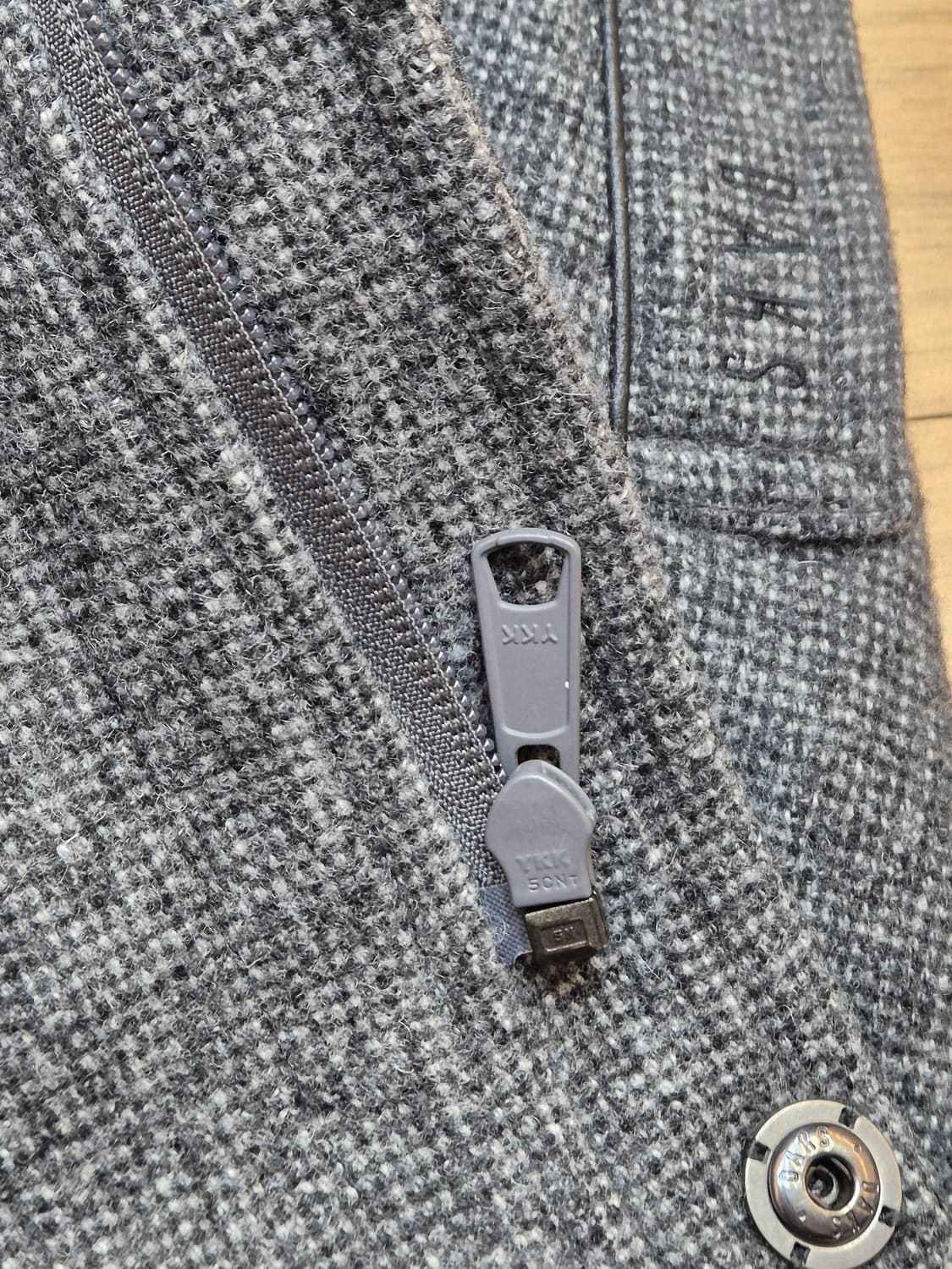 닥스 아동용 더플 코트 130사이즈입니다. 모 93% 함유되어있어 따뜻하 상품이미지10