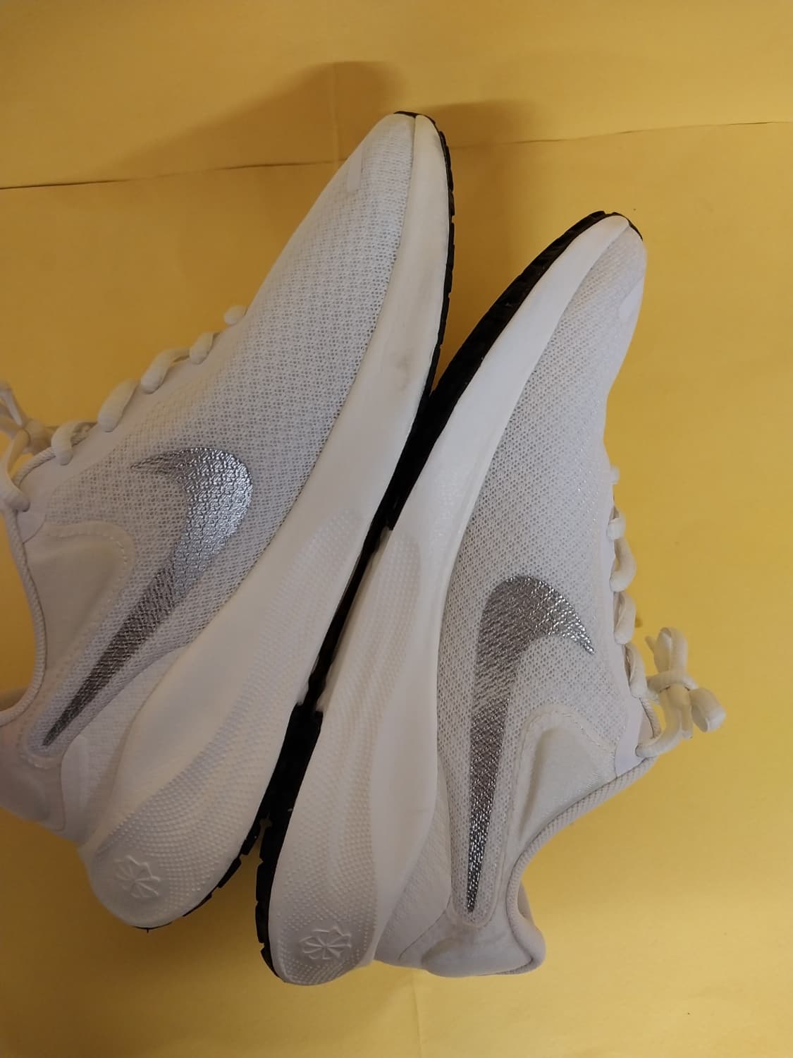 여성 나이키 레볼루션7 메탈릭실버 운동화 (235) 상품이미지7