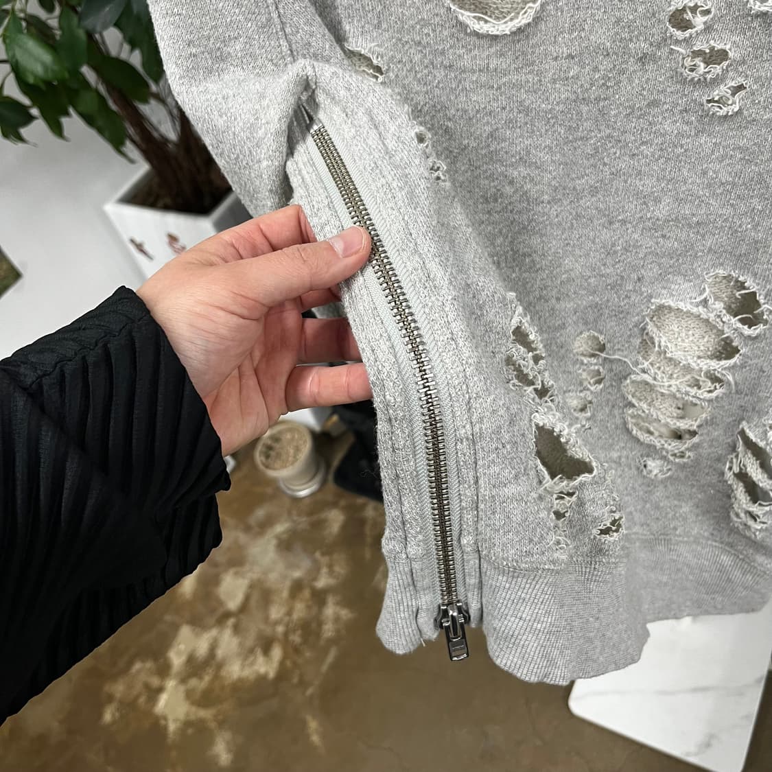 R13 알써틴 디스트레스드 사이드집업 스웻셔츠 XS 상품이미지5