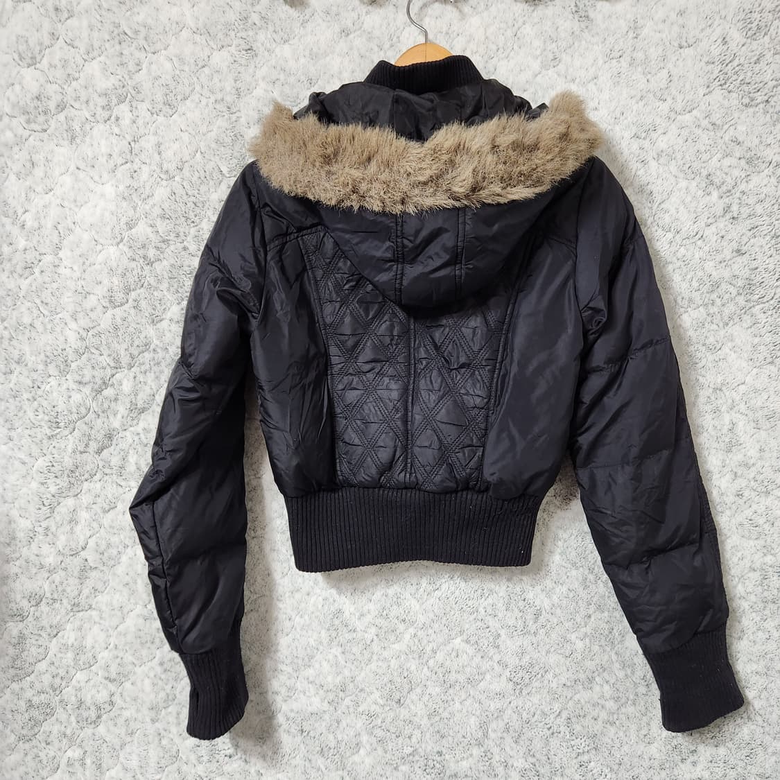 H964 [XS] Dkny 엑티브 올드스쿨 퍼 크롭 패딩 상품이미지4