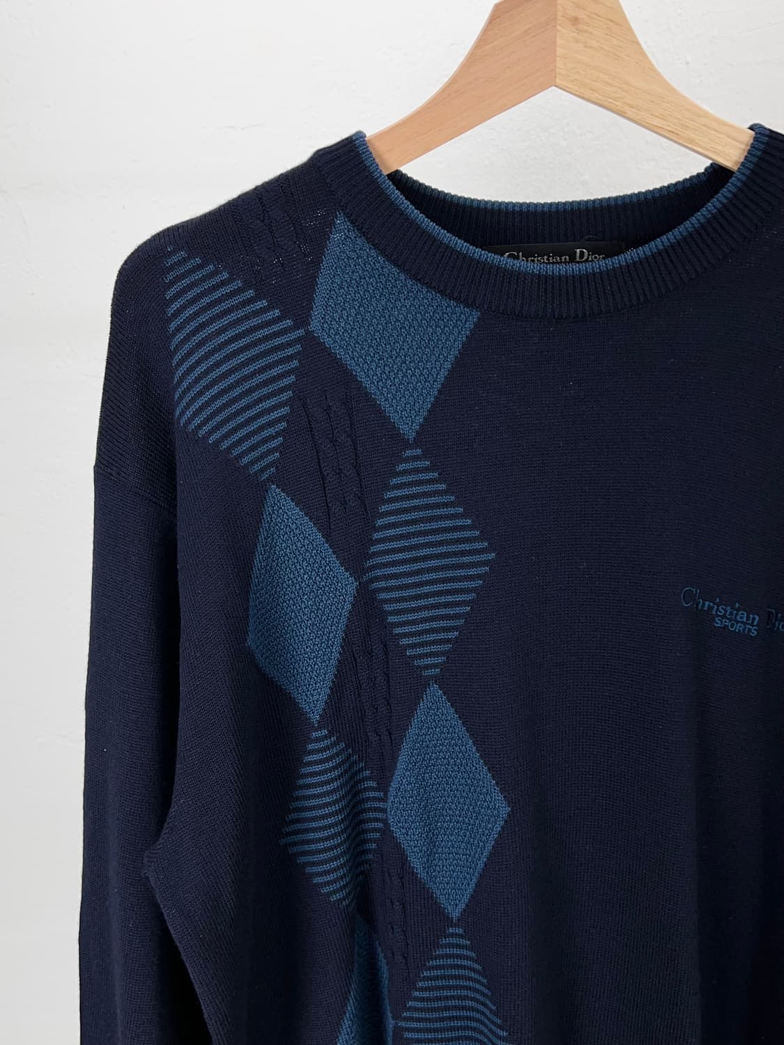 크리스찬 디올 스포츠 다크 네이비 로고 원 사이드 아가일 니트 상품이미지2