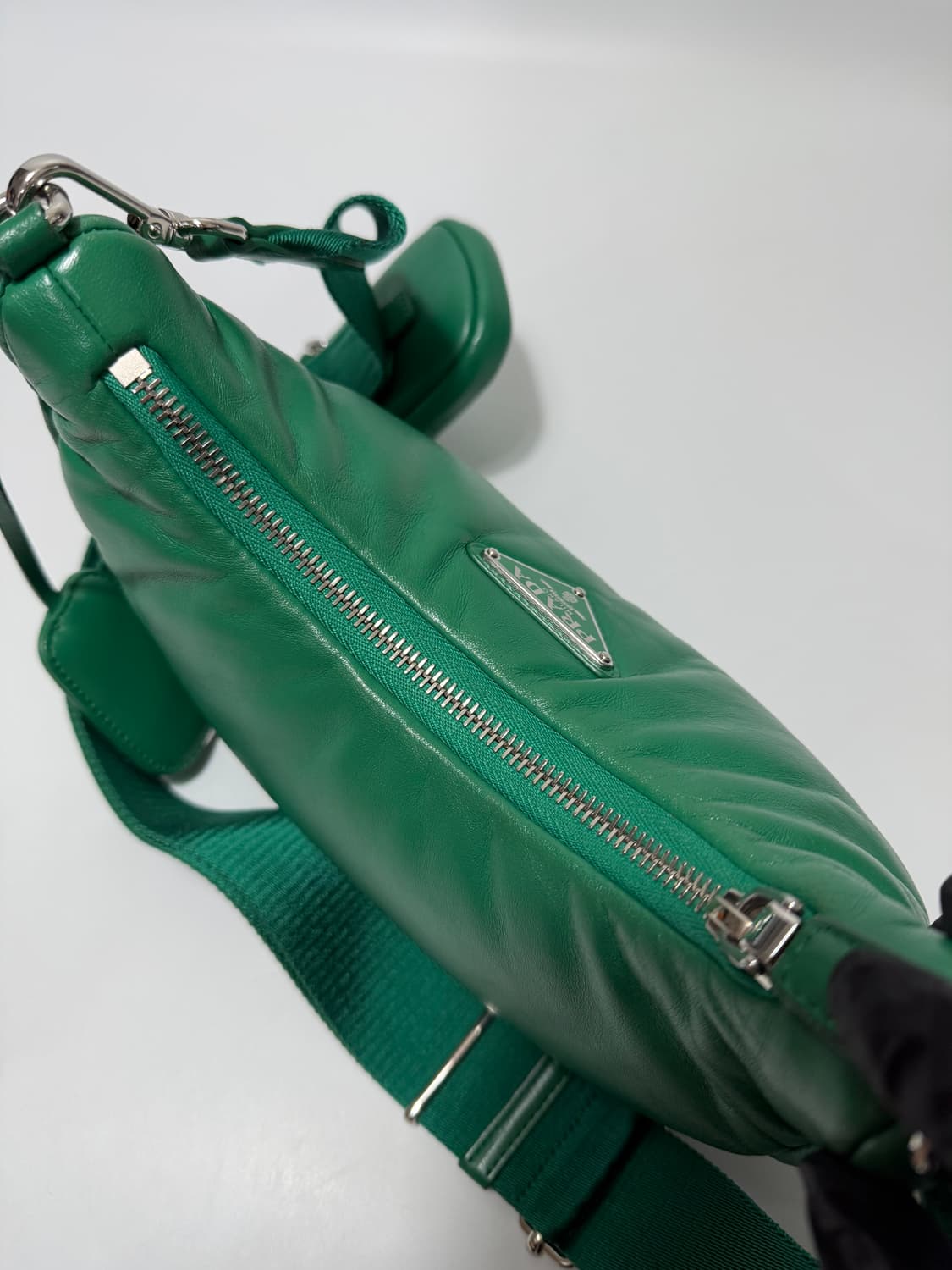 프라다 패딩 나파 레더 리에디션 2005 숄더백 상품이미지5