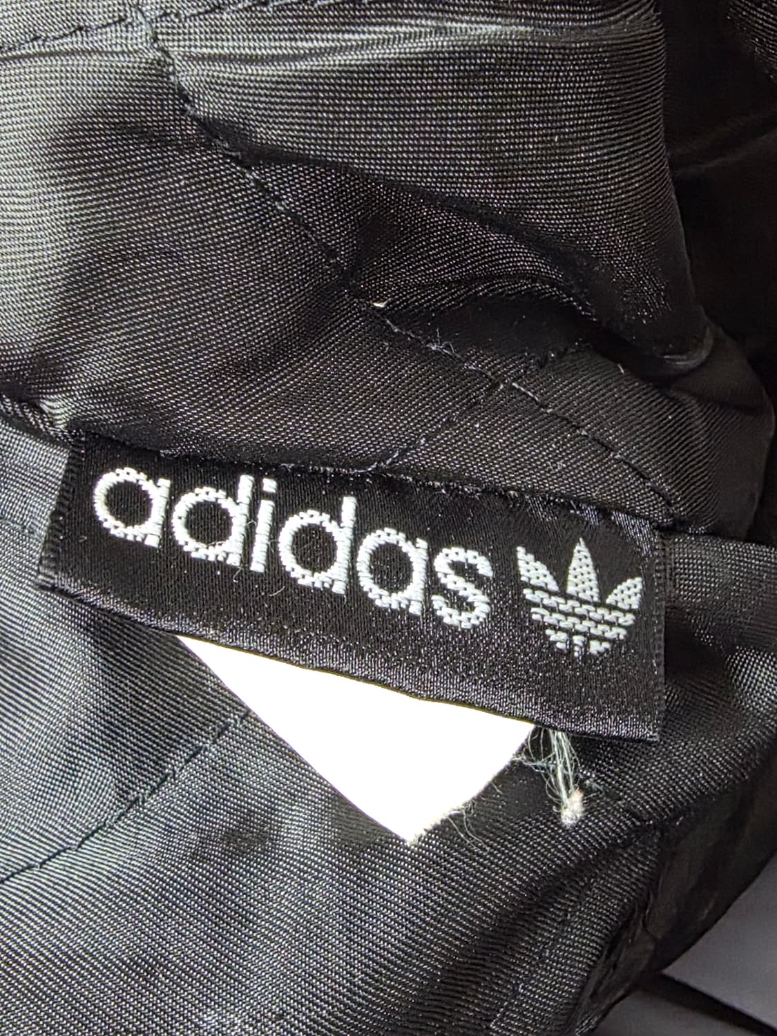 아디다스 트레포일 블랙×레드 겨울솜바지 108/56 (남성 3XL)
 상품이미지5