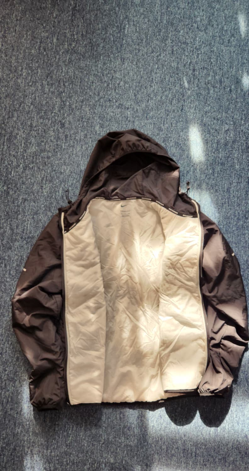 나이키 런닝 써마 핏 리펠 에어로레이어 재킷 M 상품이미지4
