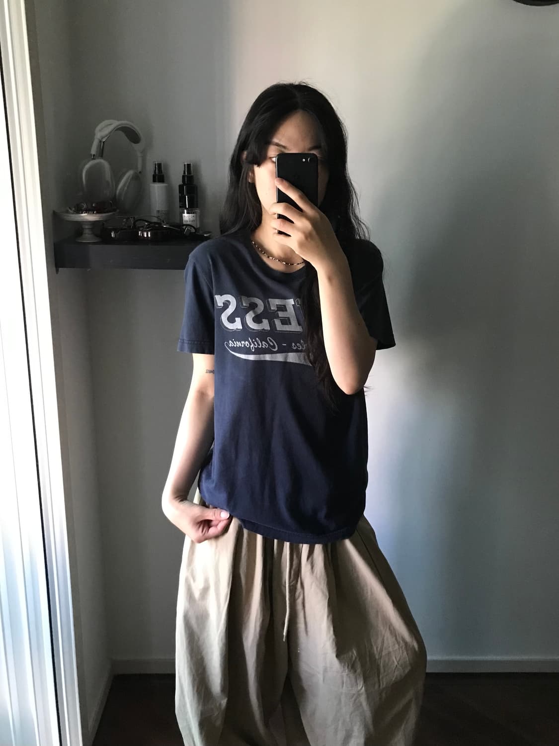 게스 중앙 프린팅 네이비 반팔티 상품이미지1