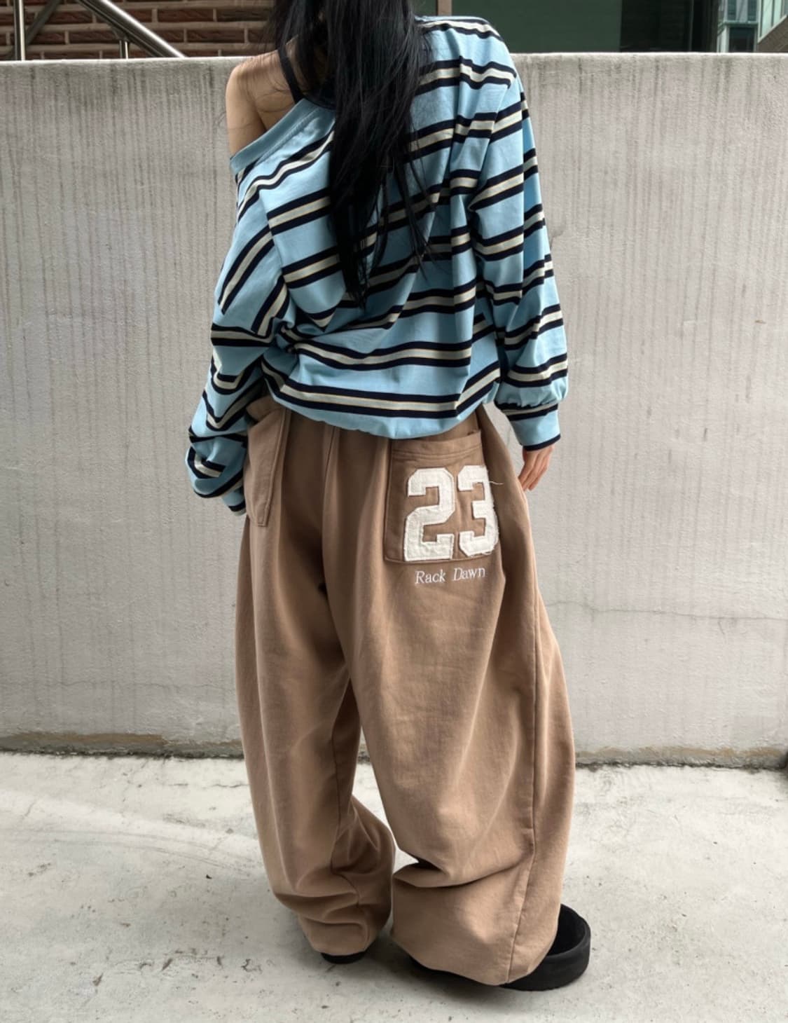 (새상품) 데이도어 단가라 보트넥 티 상품이미지5